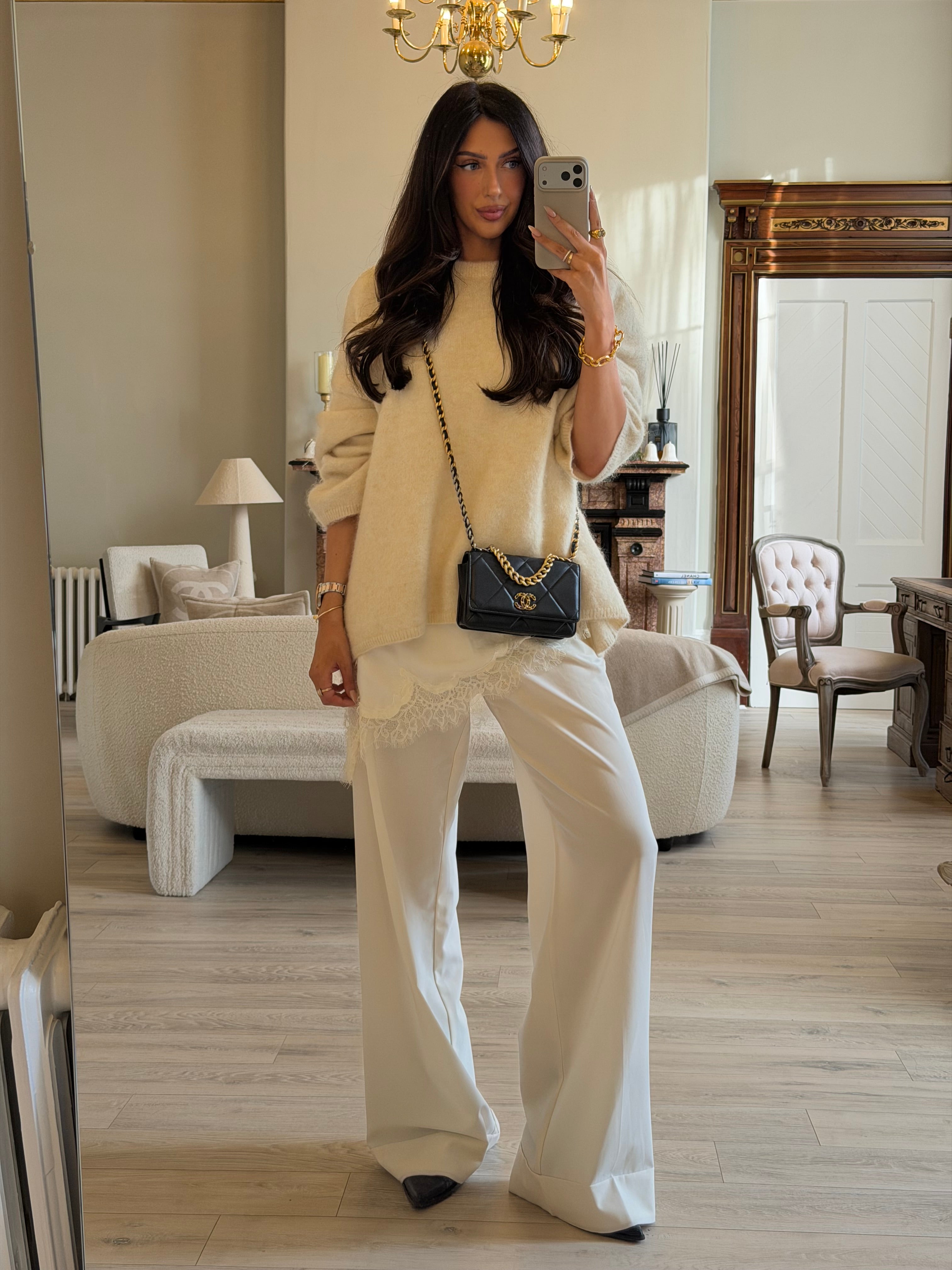 Chanel 19 Wallet On Chain In Black Lambskin With Mixed Metal Hardware. Excellent condition. Authentic and preloved.