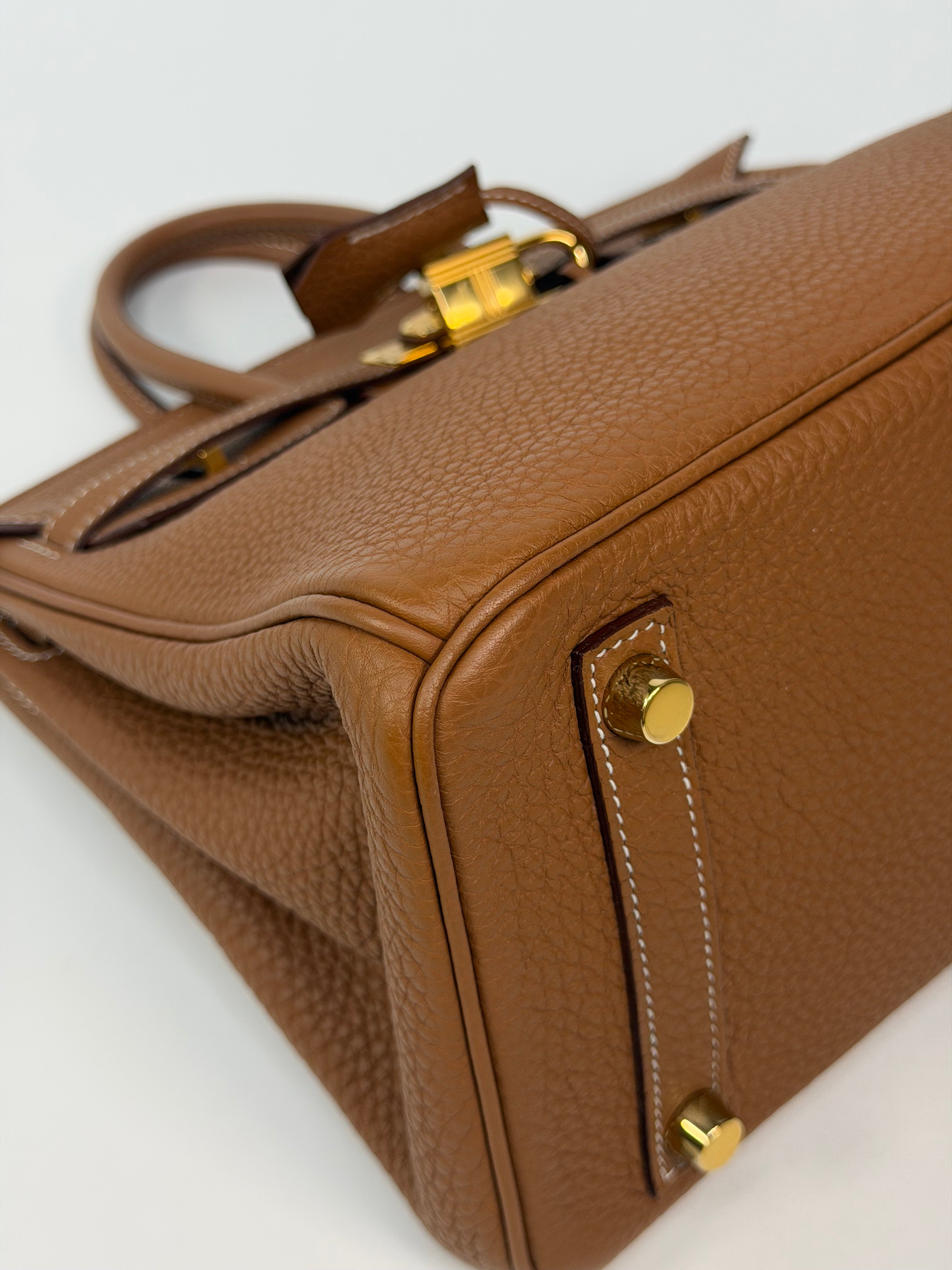 Hermès Birkin 25 In Gold Togo Leather With Gold Hardware. 100% authentic and preloved in excellent condition