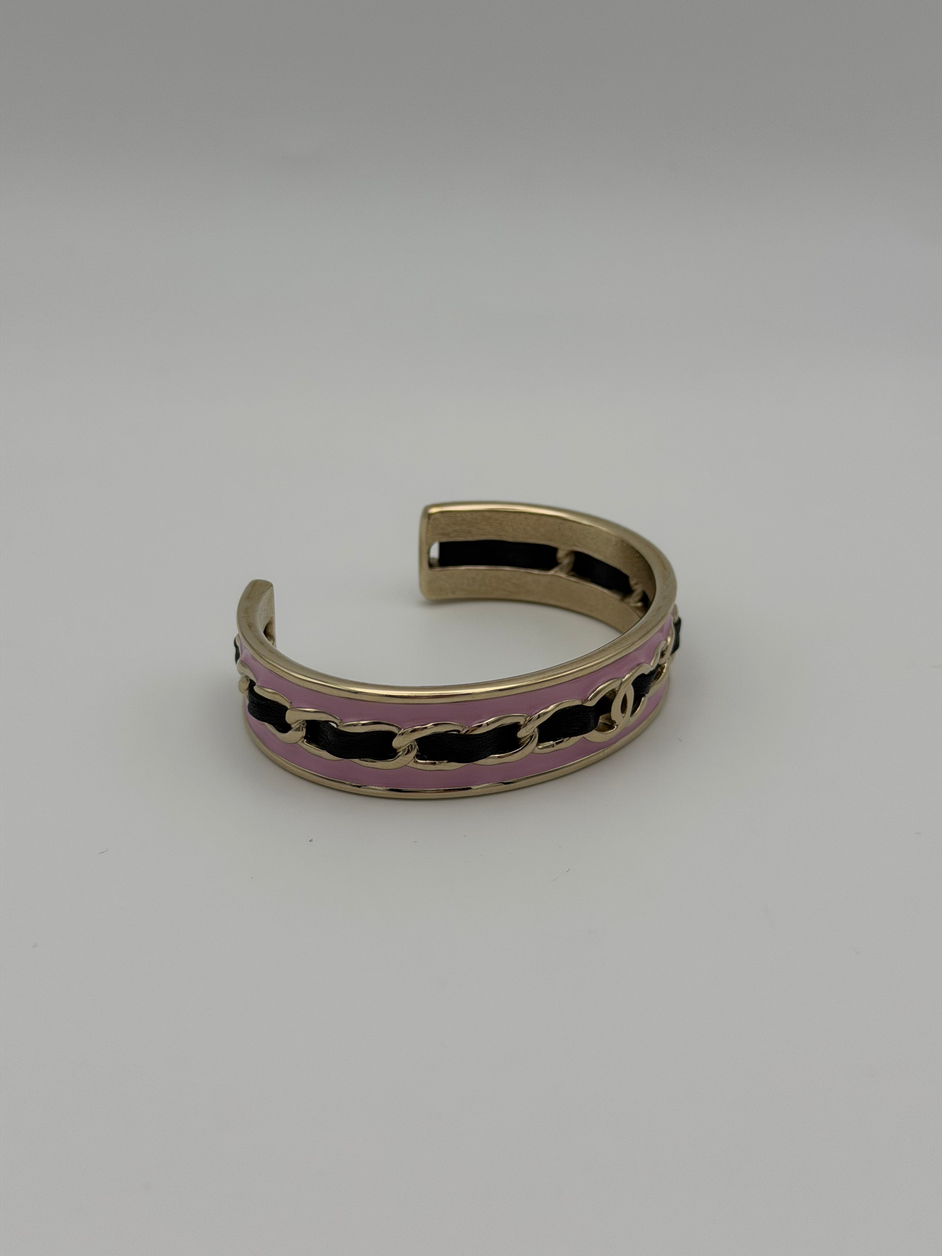 Chanel CC Bangle In Pink & Black Size Medium. Authentic and preloved in excellent condition
