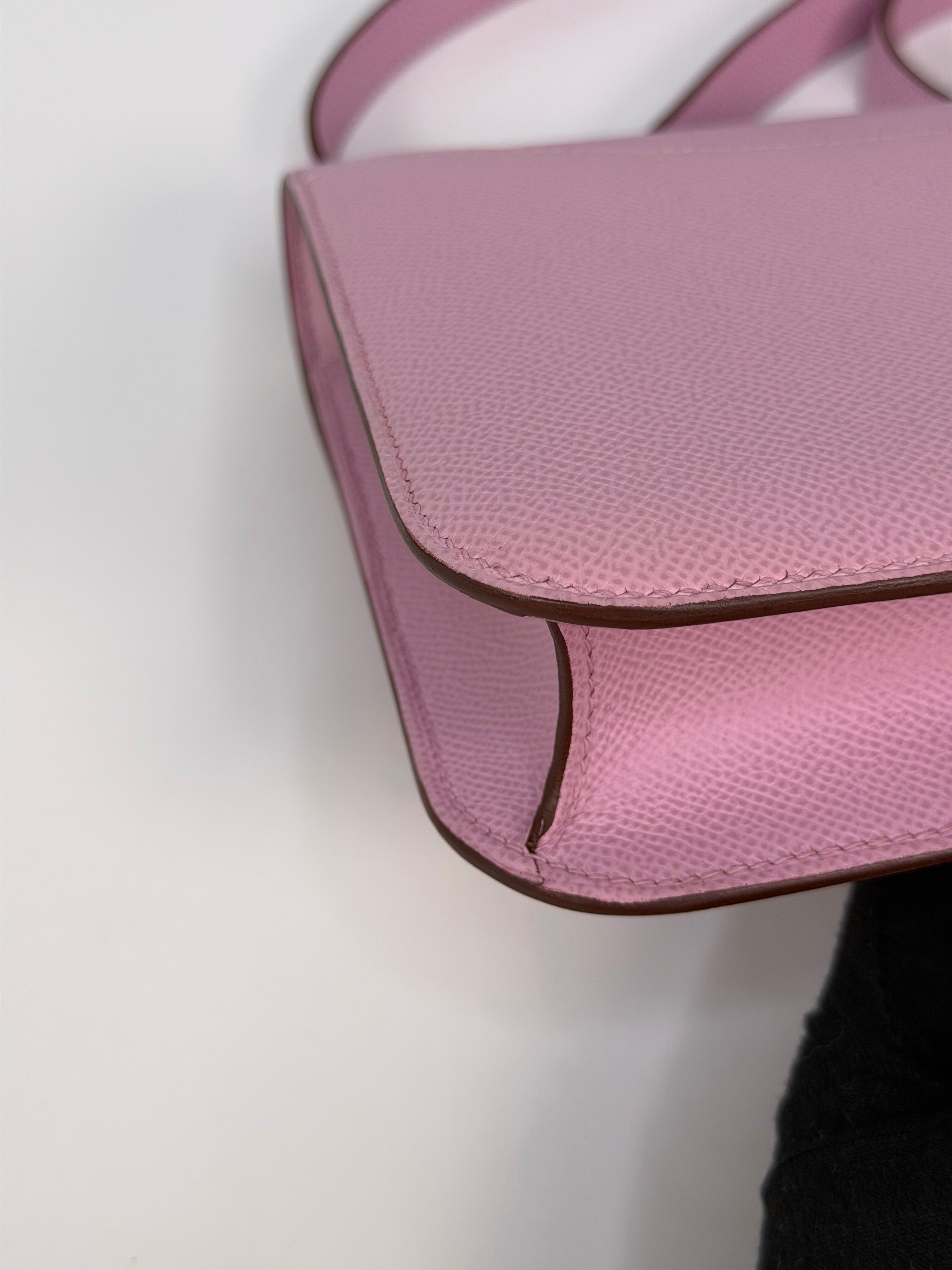 Hermès Constance 22 In Mauve Sylvester Epsom Leather With Rose Gold Hardware. Authentic and preloved in excellent condition. 100% guarantee.