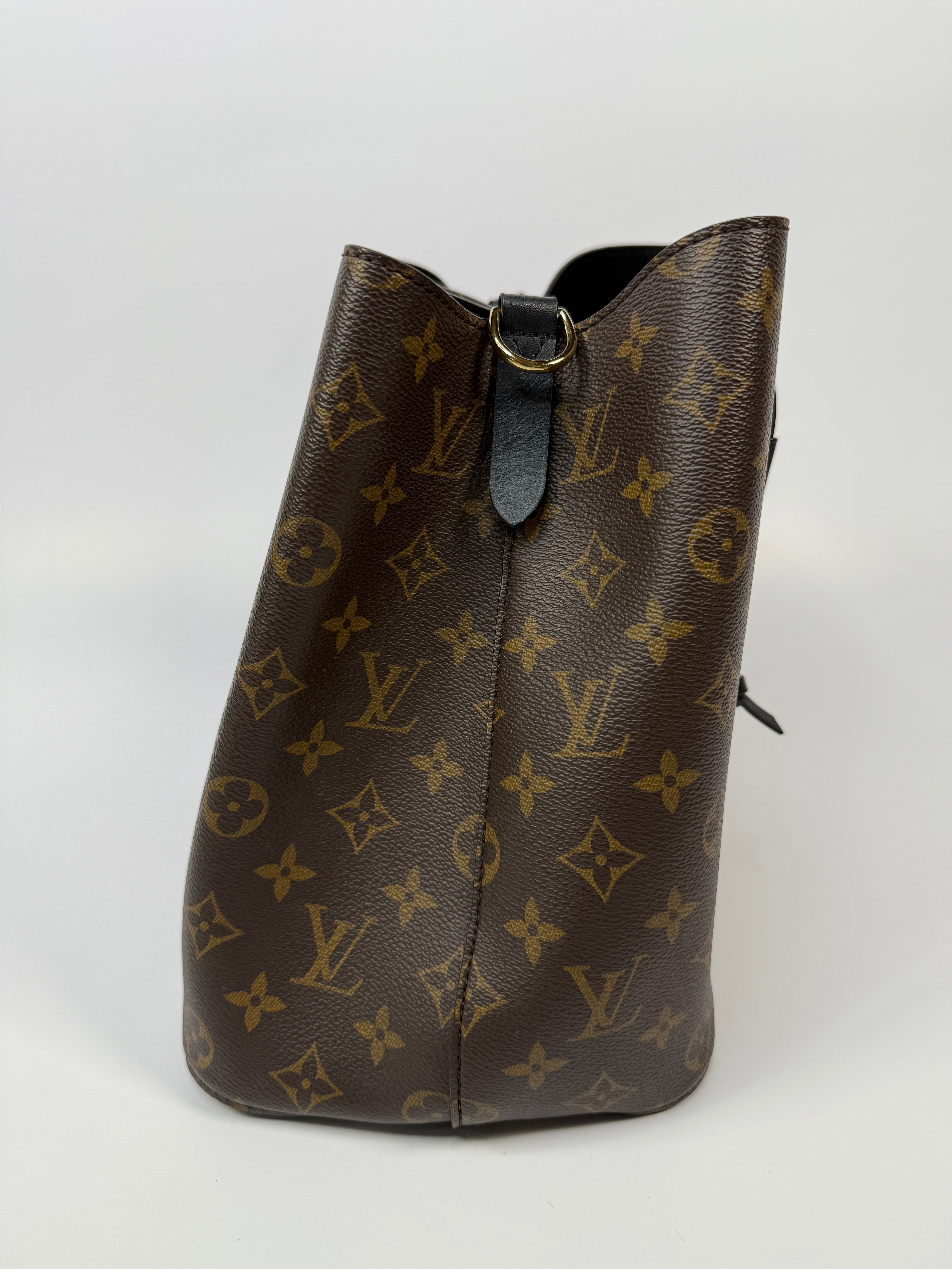 Authetic and preloved Louis Vuitton NéoNóe MM Bucket Bag In Brown Coated Canvas