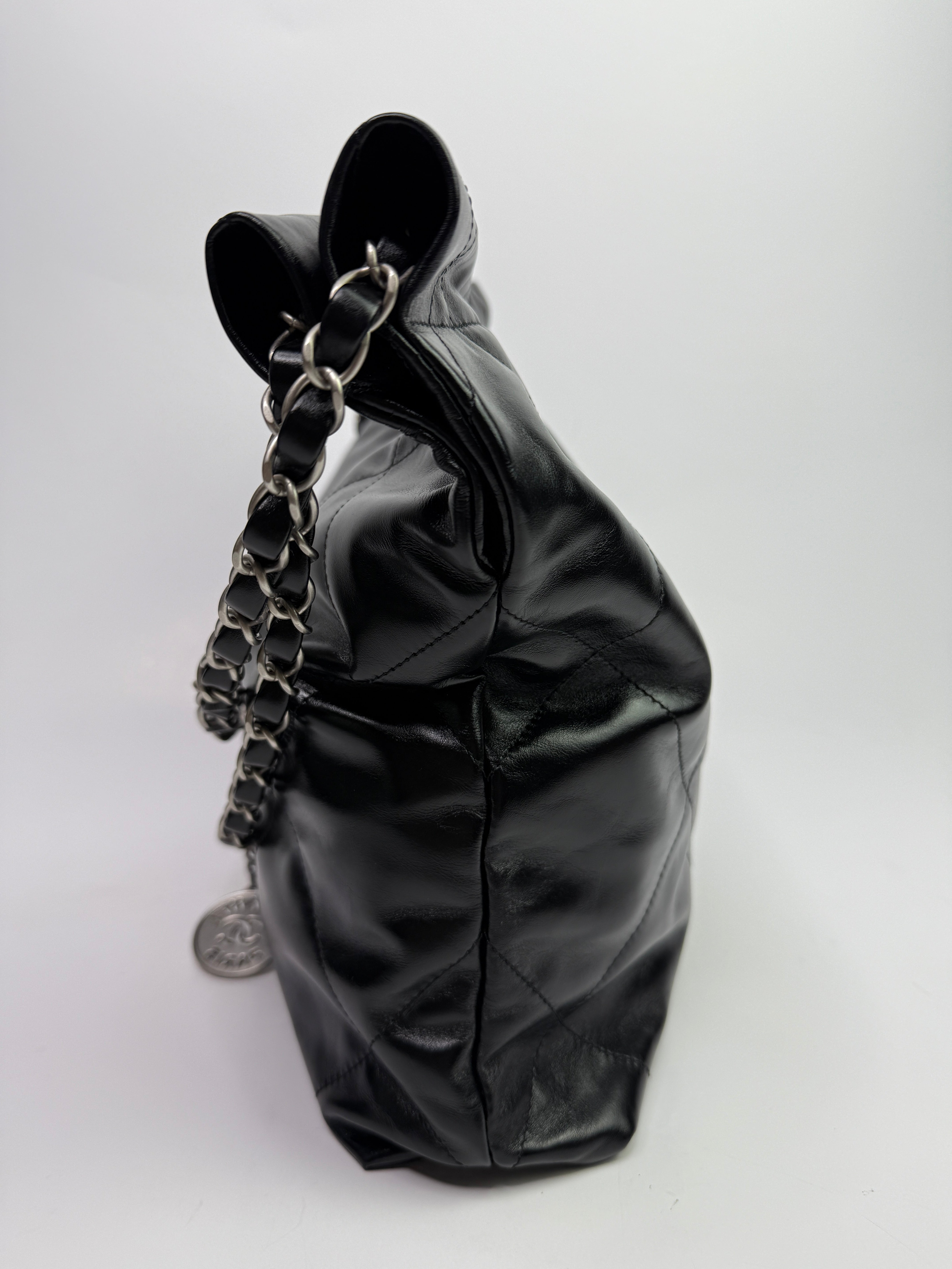 Chanel 22 Handbag In Black Calfskin Leather With SHW