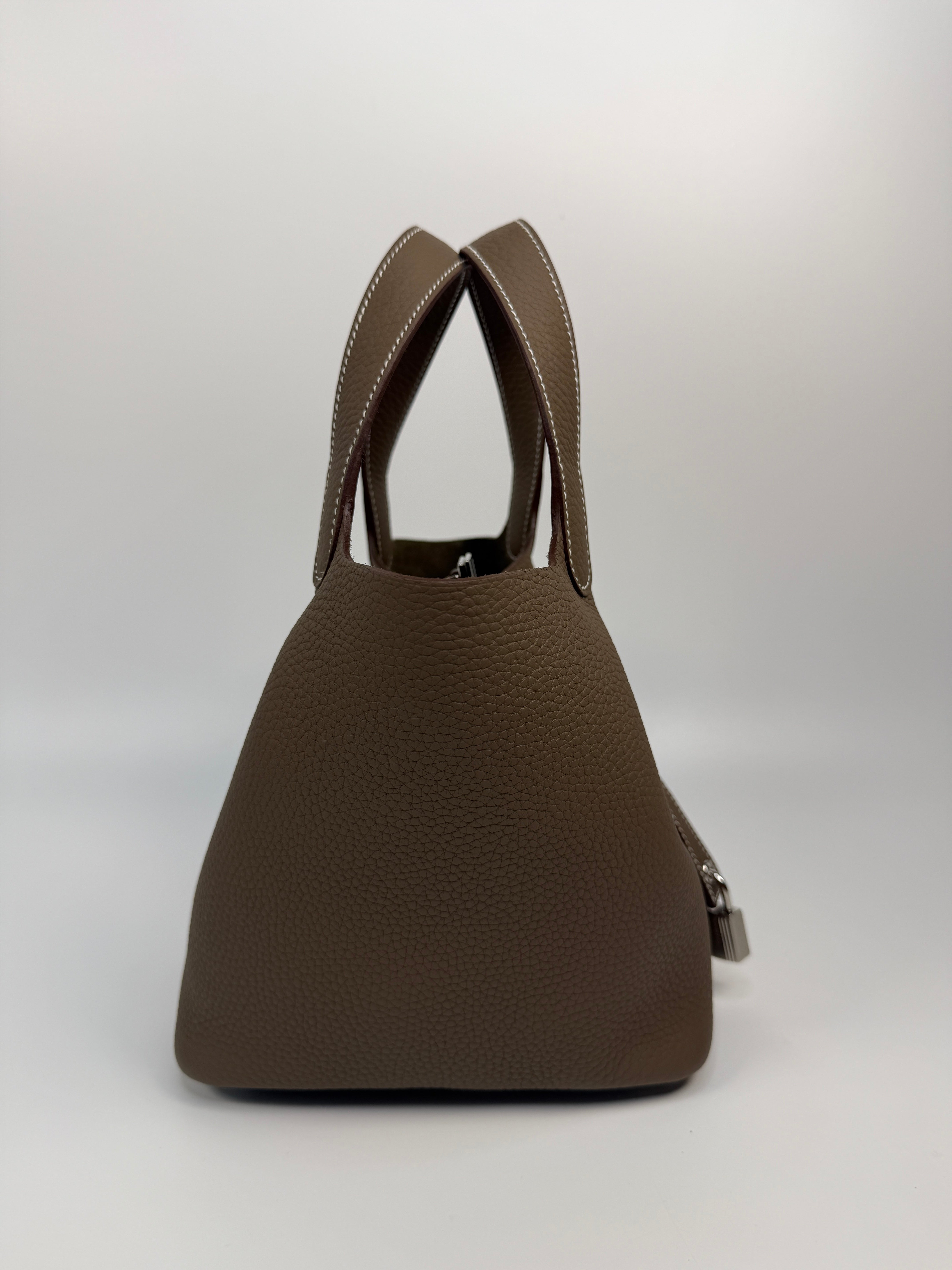 Hermès Picotin 18 In Etoupe Clemence Leather With Palladium Hardware
Authentic Pre Loved Verified by Luxe Cheshire Trusted Designer resale