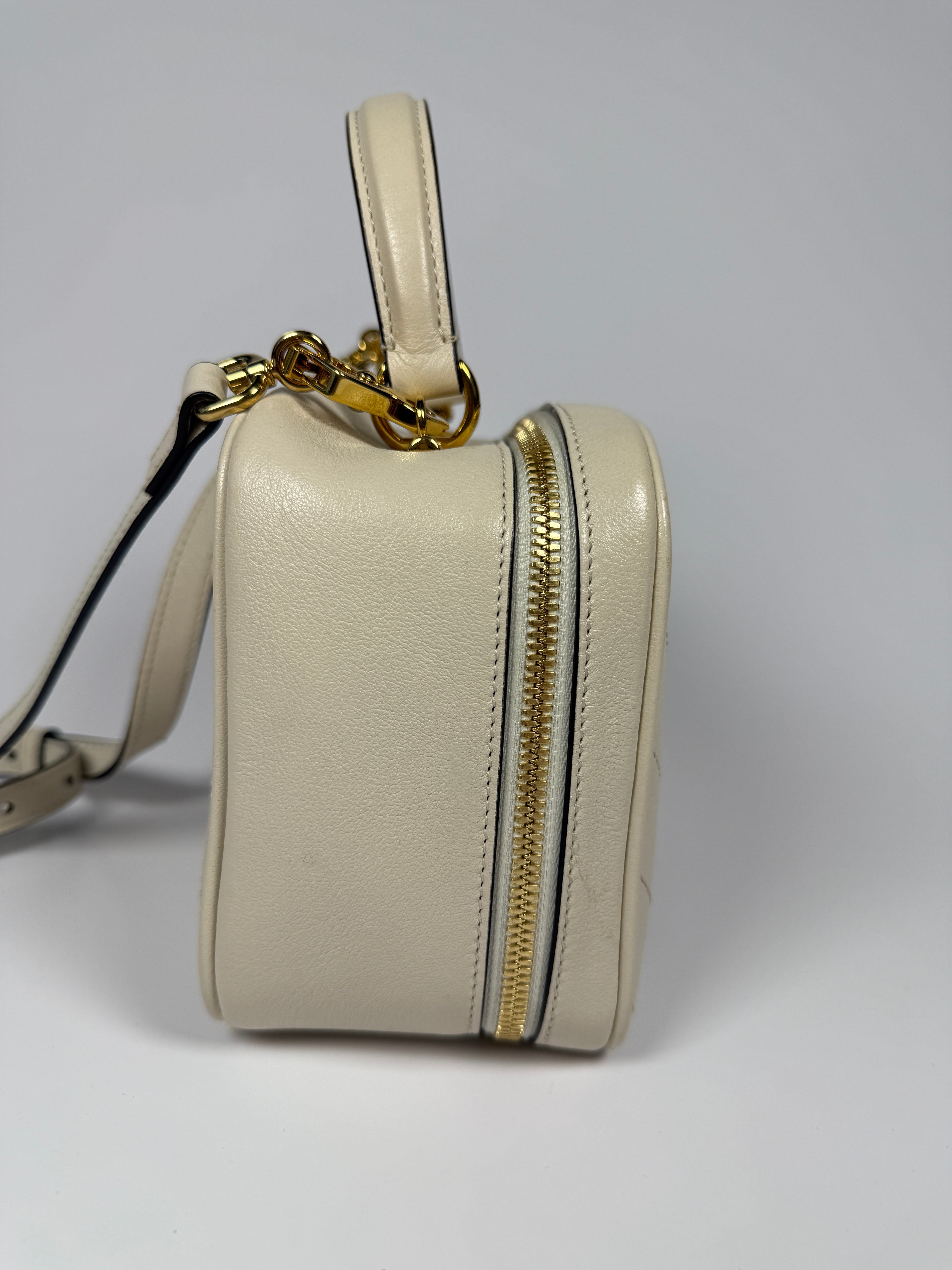 Gucci Blondie Leather Top Handle Bag In Cream Leather With Gold Hardware 100% Authentic and preloved in very good condition