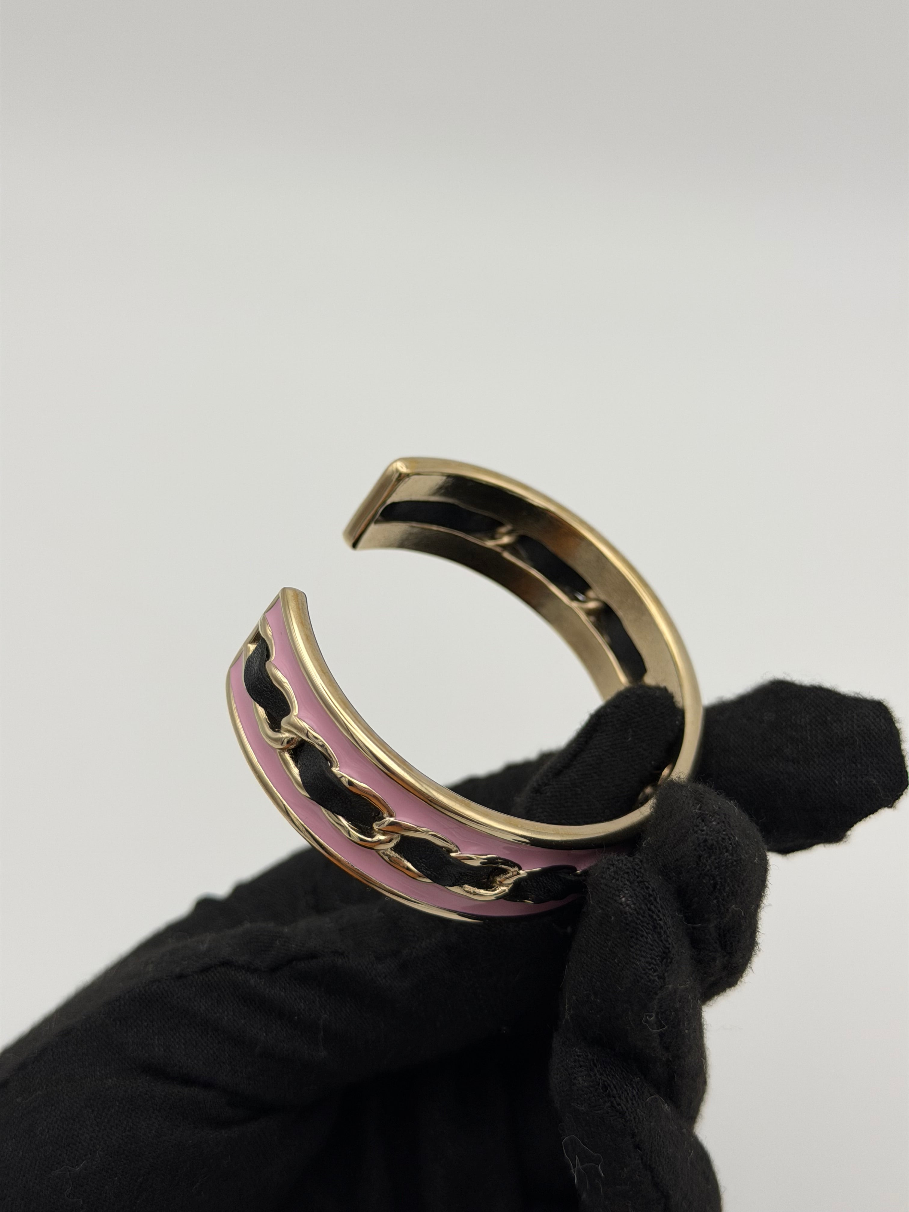 Chanel CC Bangle In Pink & Black Size Medium. Authentic and preloved in excellent condition