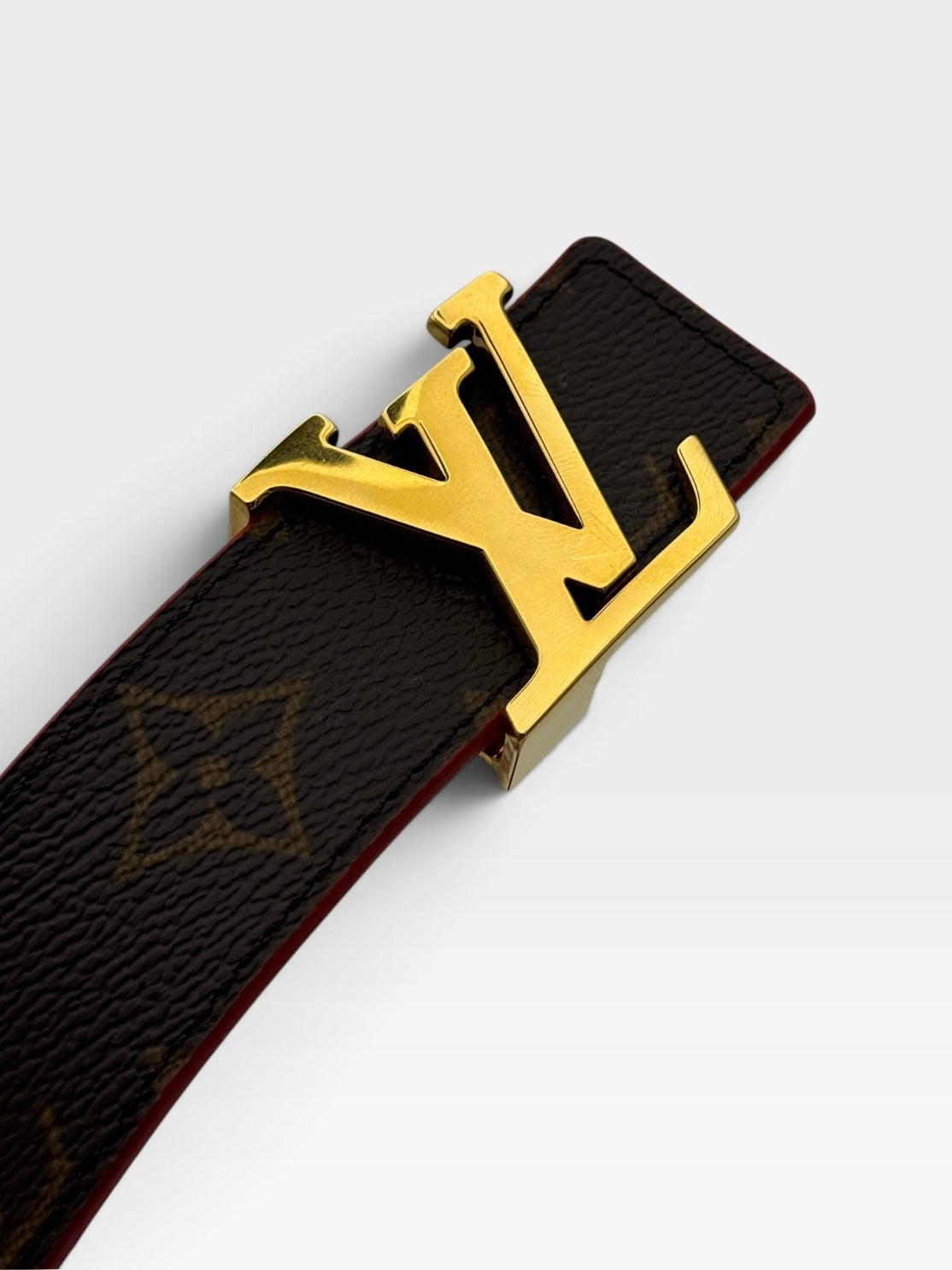Louis Vuitton Iconic 25MM Reversible Belt Monogram/Red. 100% authentic and preloved in excellent condition