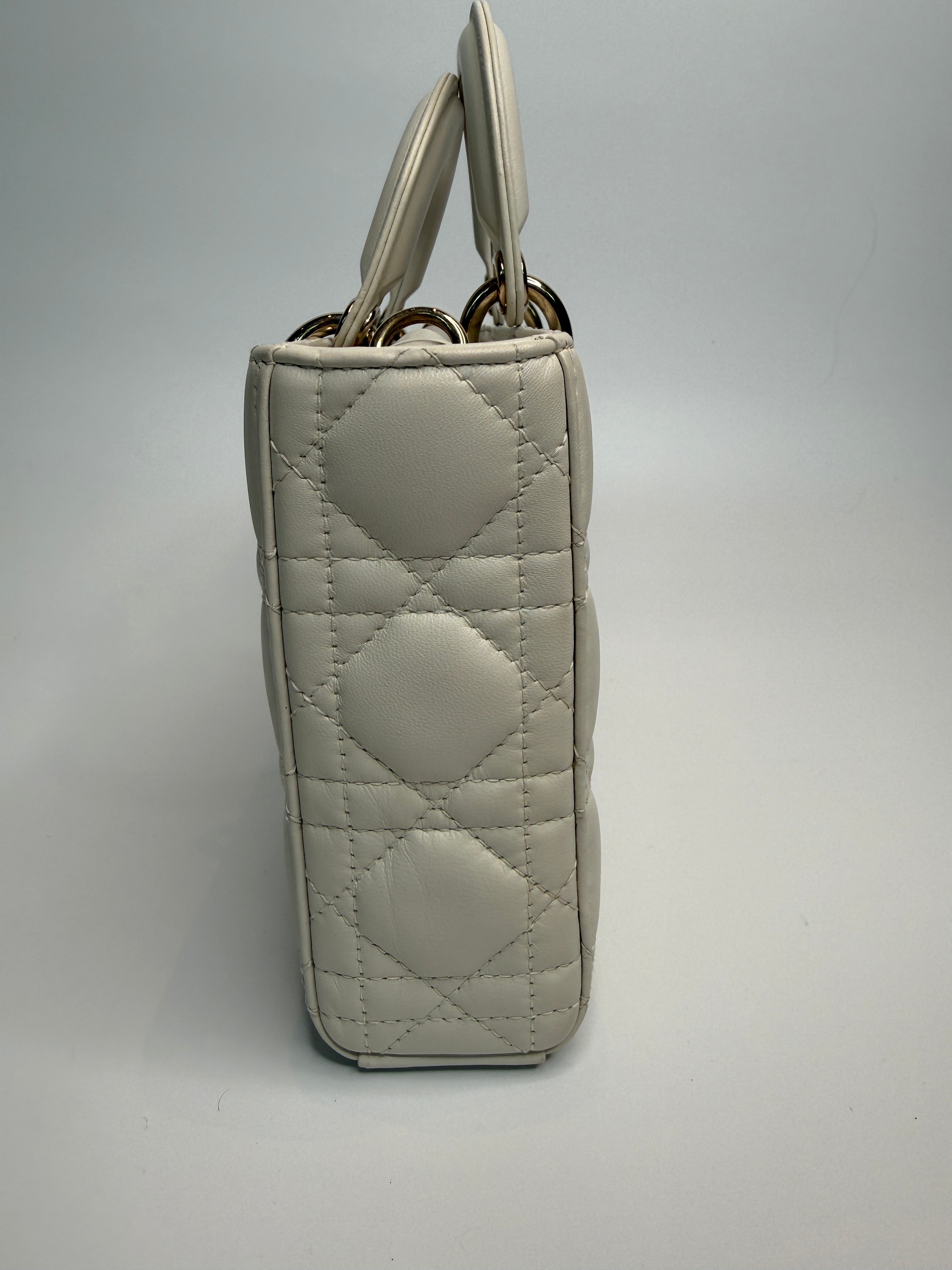 Christian Dior Medium D-Joy Bag White Leather With Pale Gold Hardware In Excellent condition. 100% Authenticity Guarantee