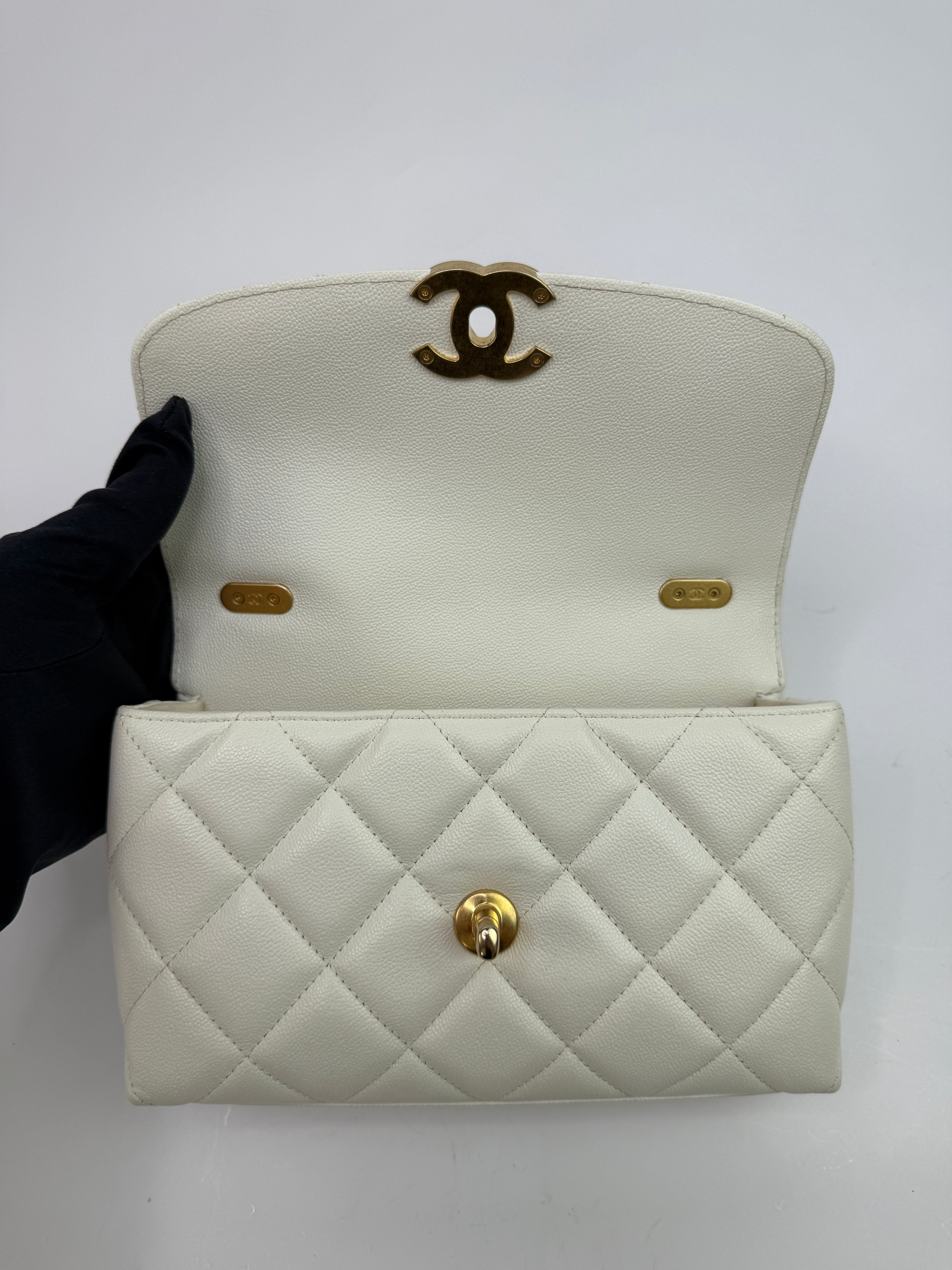 Chanel Seasonal Flap In White Caviar Leather GHW