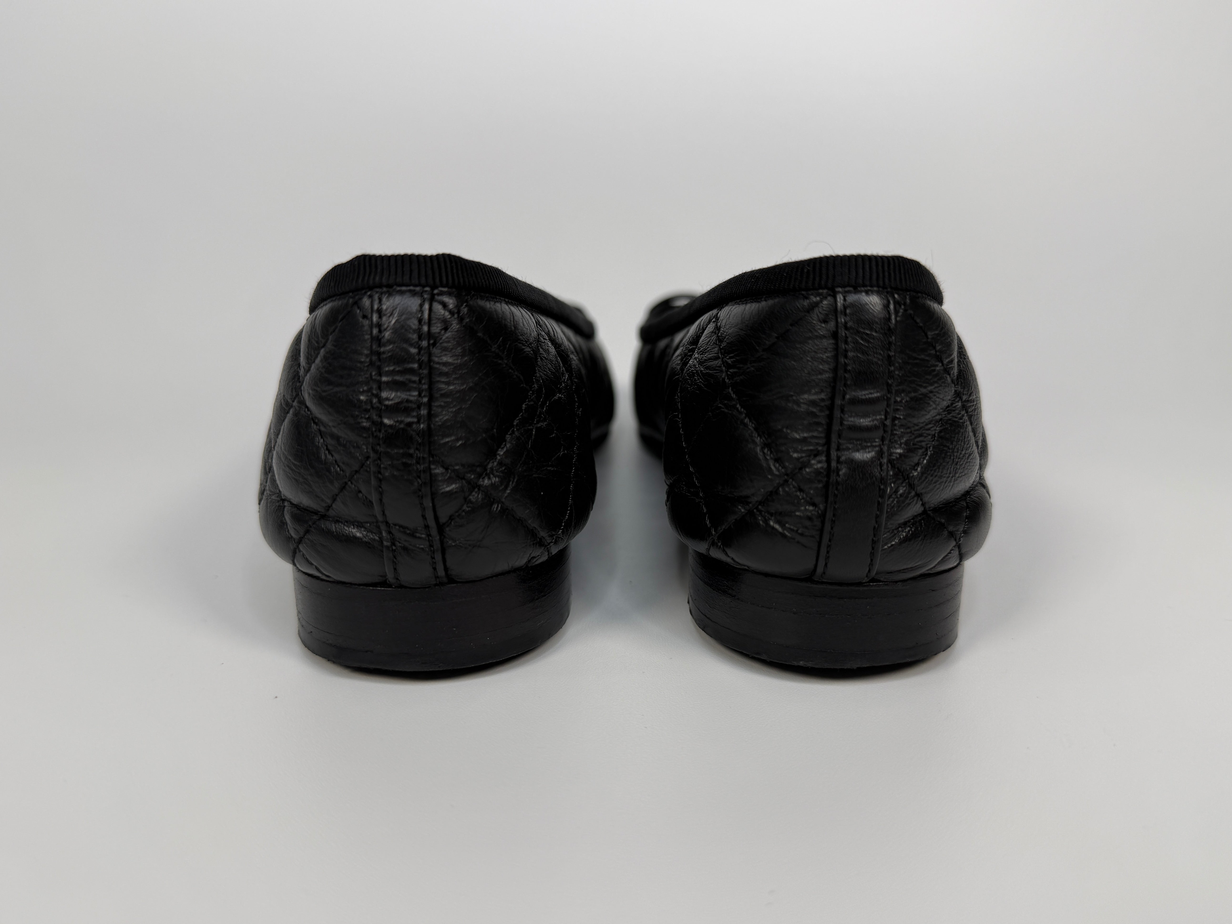 Authentic and preloved Chanel Ballet Pumps (Size 38/UK5) Very Good Condition. 100% Authenticity guarantee