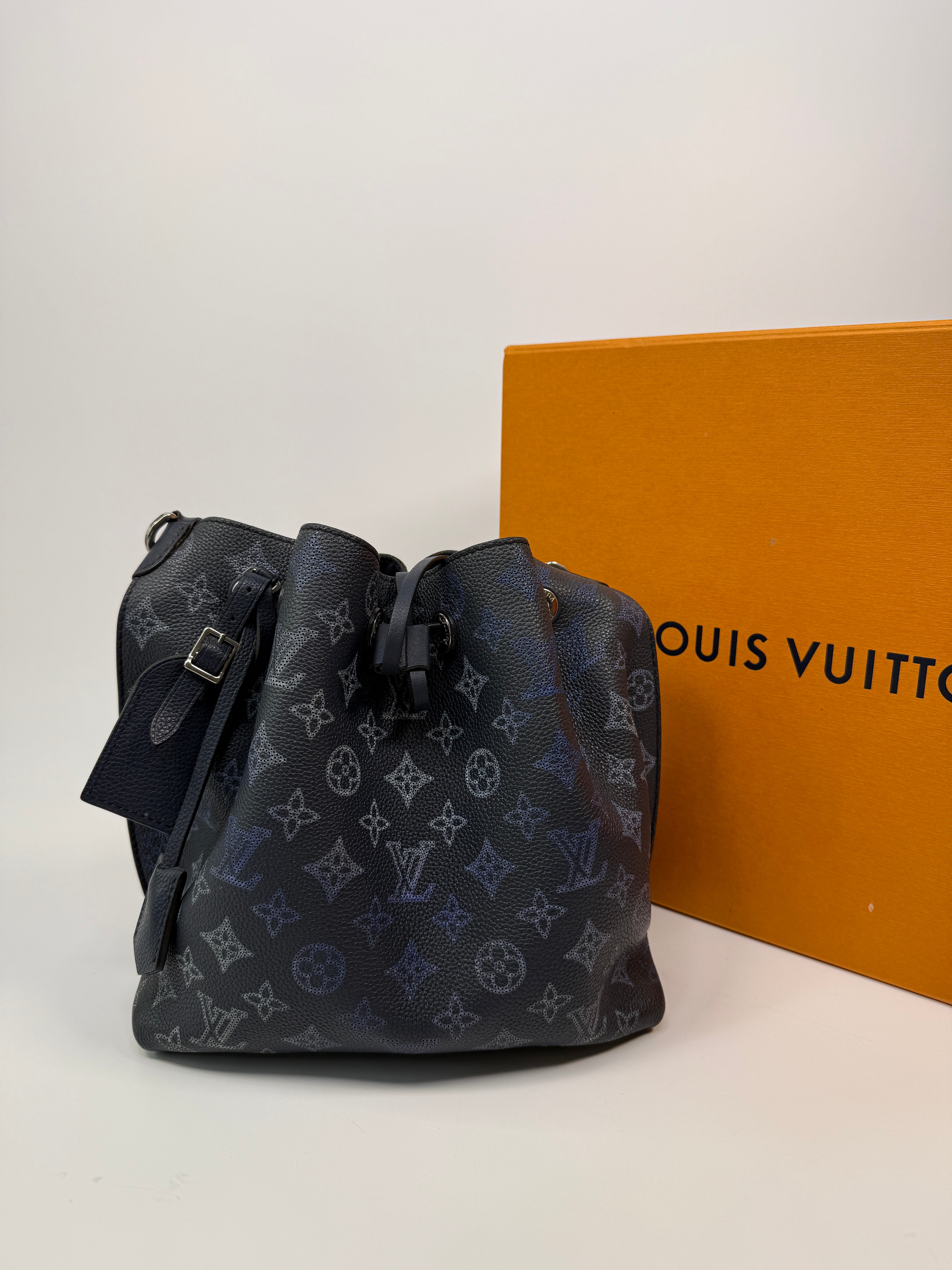 Louis Vuitton Muria Bucket Bag In Mahina Calfskin Leather