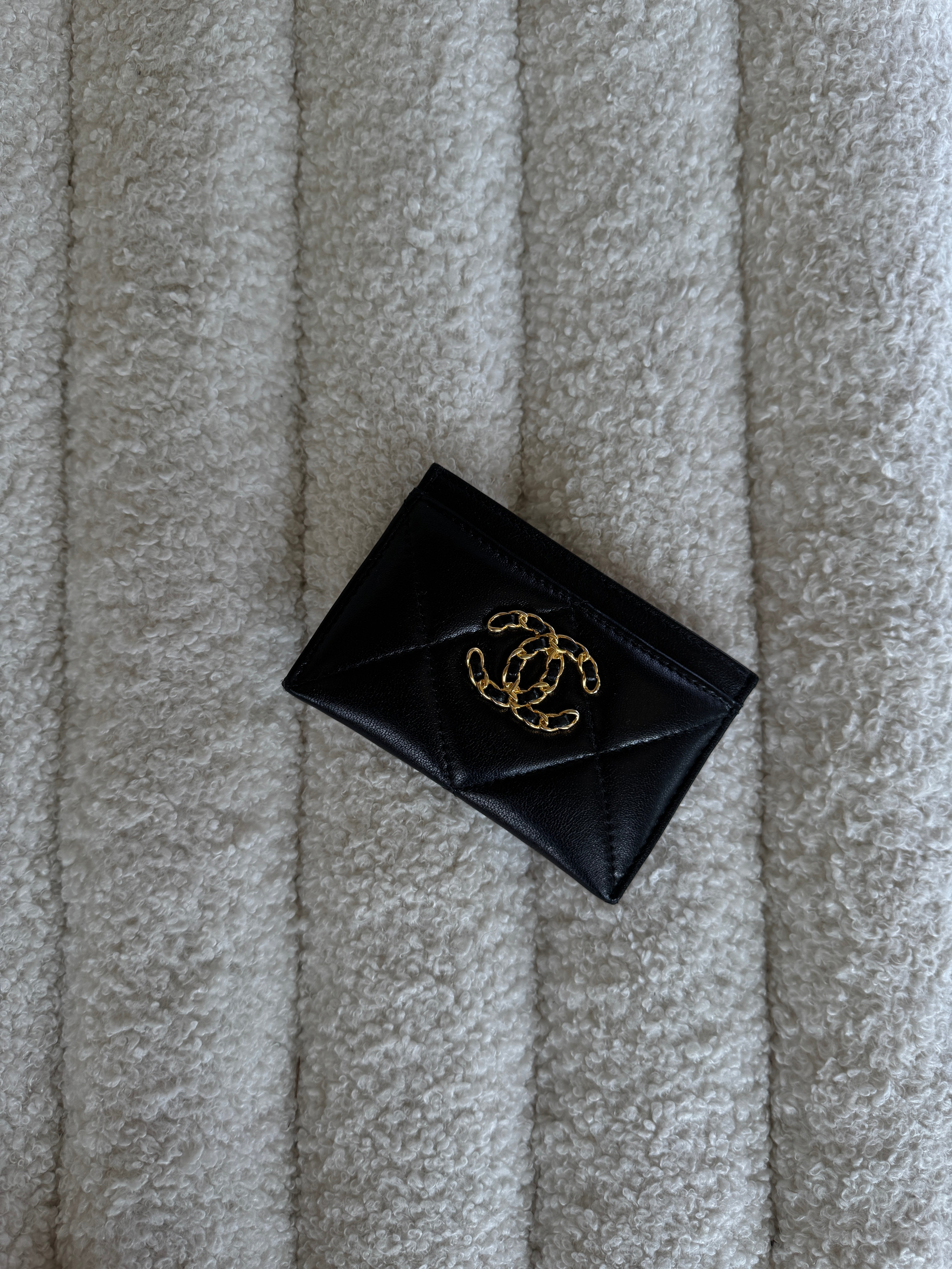 Chanel 19 Card Wallet In Black Lambskin