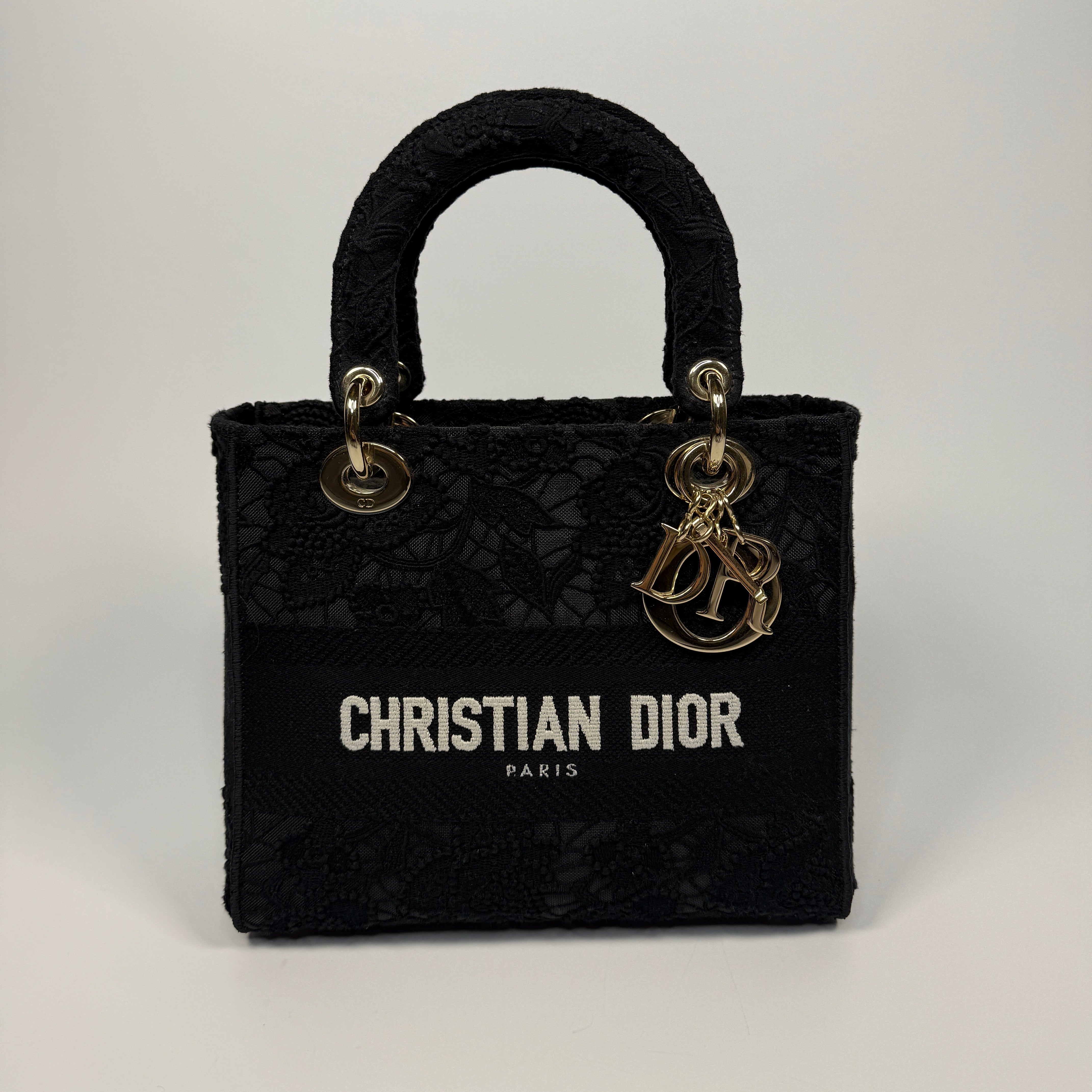 Christian Dior Medium Lady Dior D-Lite Toile de Jouy Soleil Macramé Embroidery With Pale Gold Hardware. Authentic and pre loved in excellent condition.