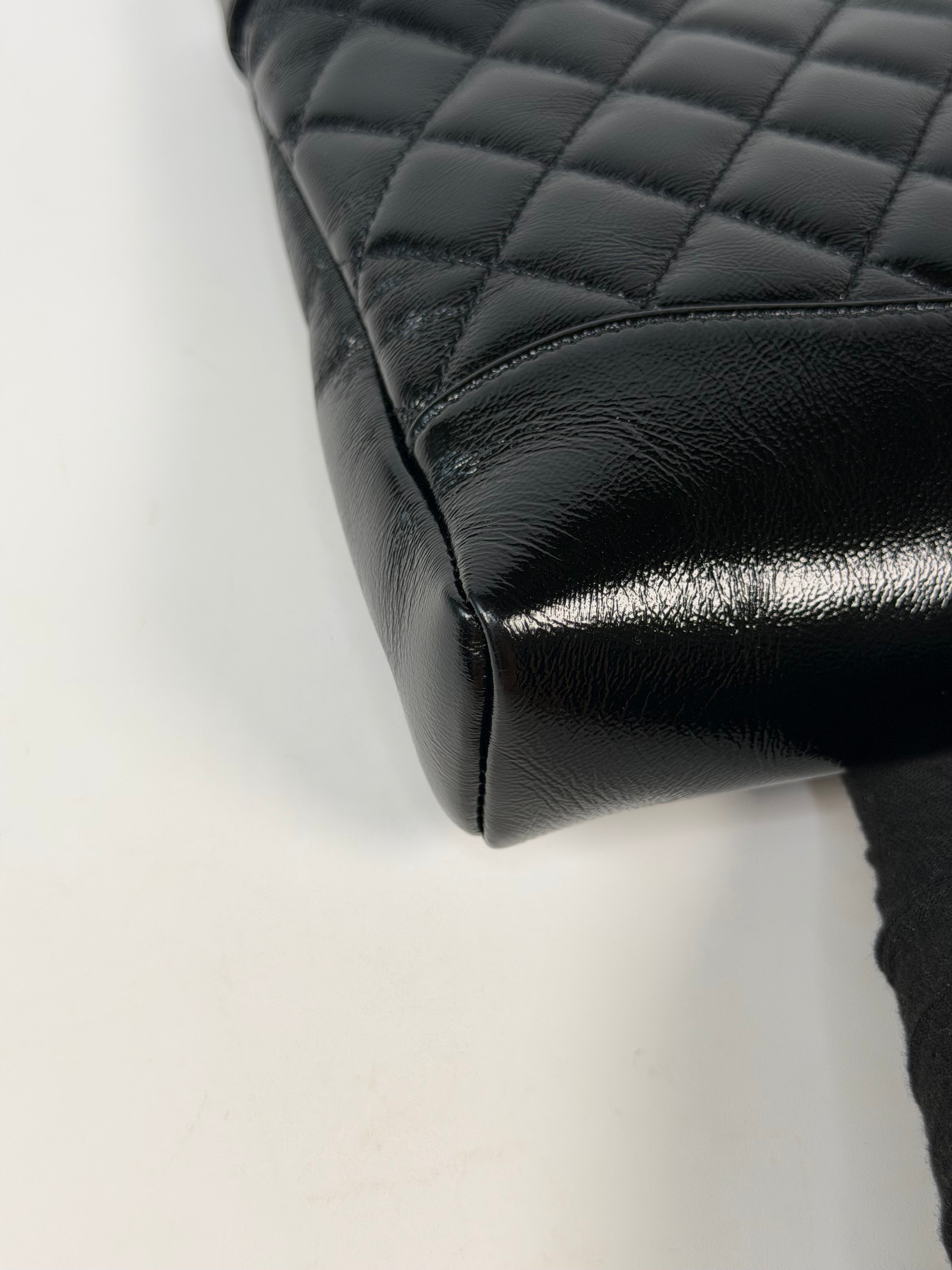 Chanel 31 Small In Black Calfskin Leather With Pale Gold Hardware
Excellent Condition, verified by Luxe Cheshire. Authentic and preloved