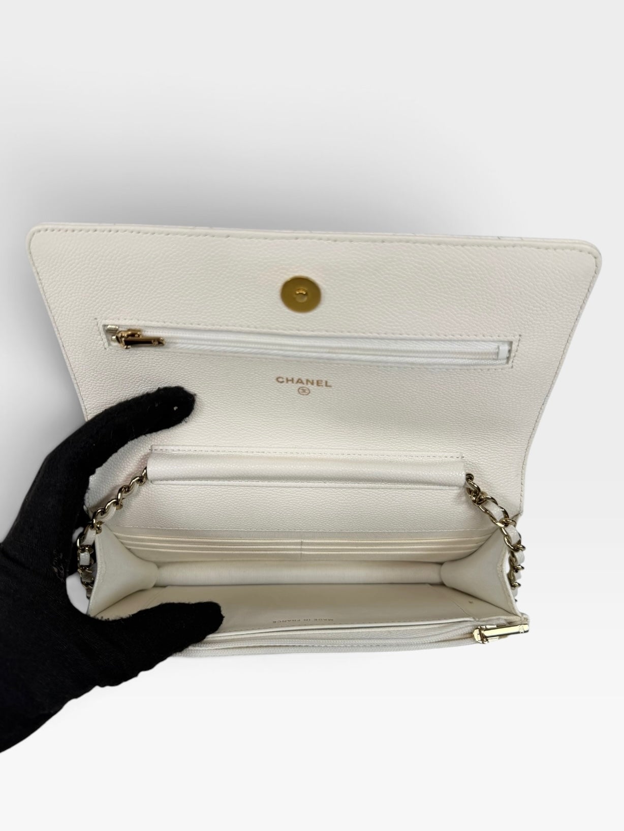 Chanel Wallet On Chain In White Caviar Leather With Gold Hardware. 100% authentic and preloved in excellent condition.