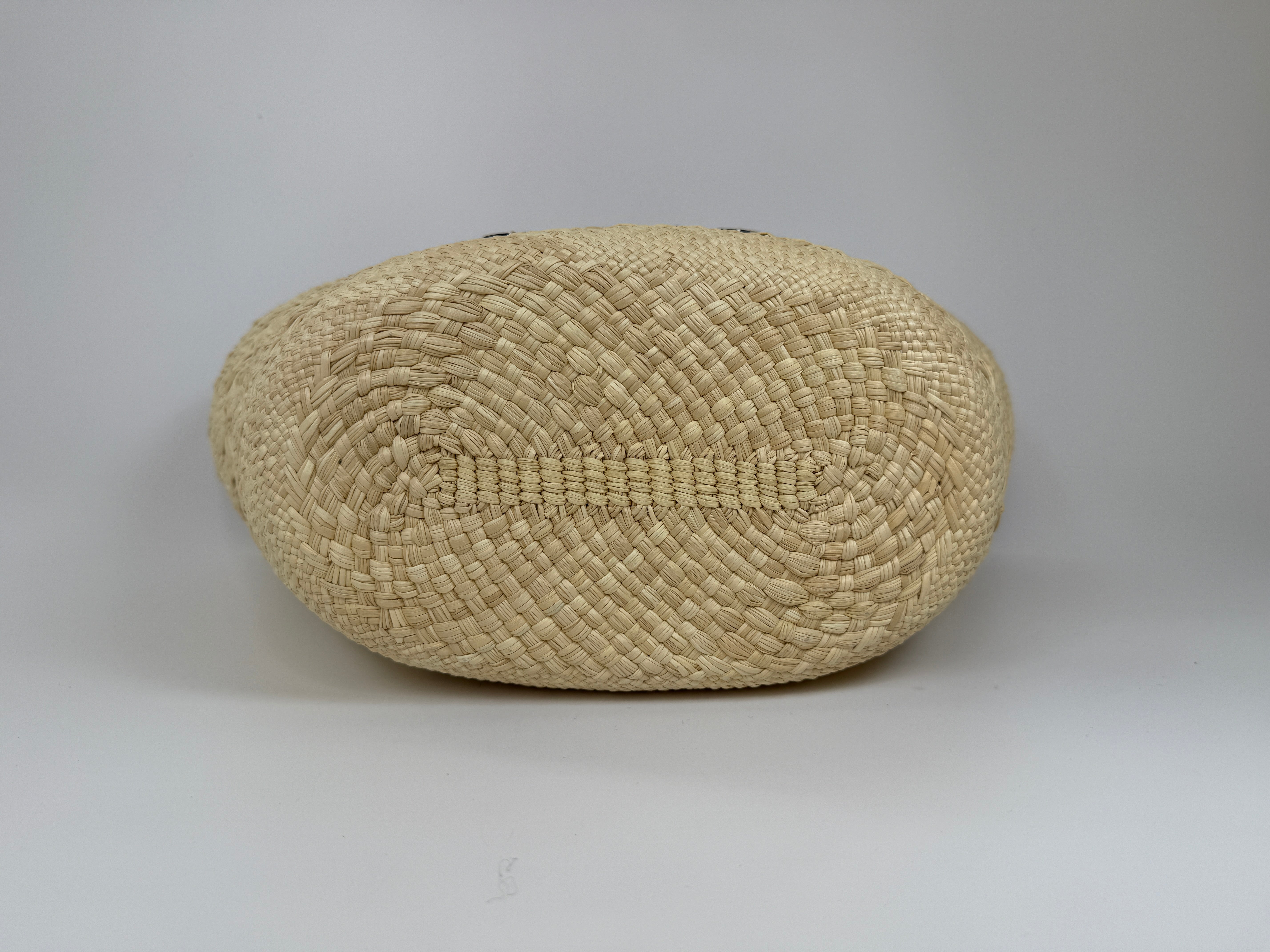 Authentic and preloved Loewe Paula's Ibiza Anagram Basket Bag In Excellent Condition. 100% Authenticity guarantee