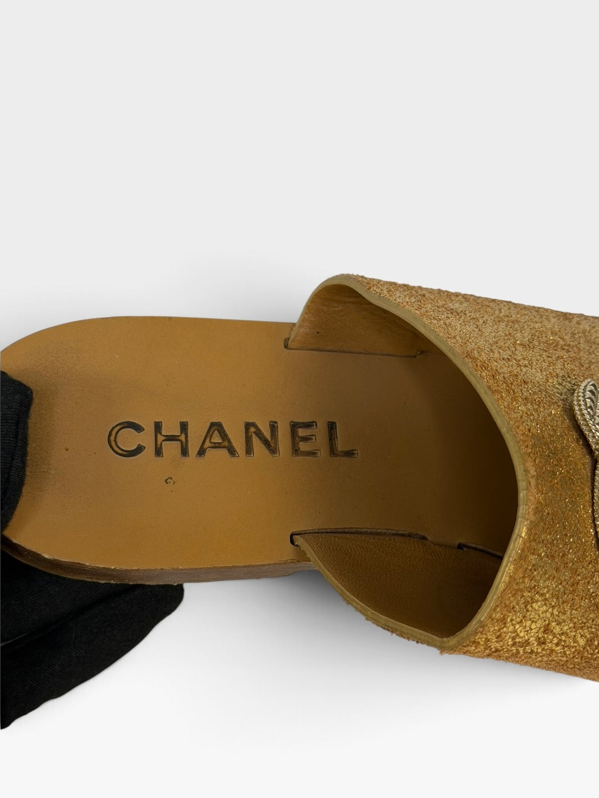 Chanel Sandals In Metallic Gold (Size 39.5/UK 6.5) 100% authentic and preloved in excellent condition