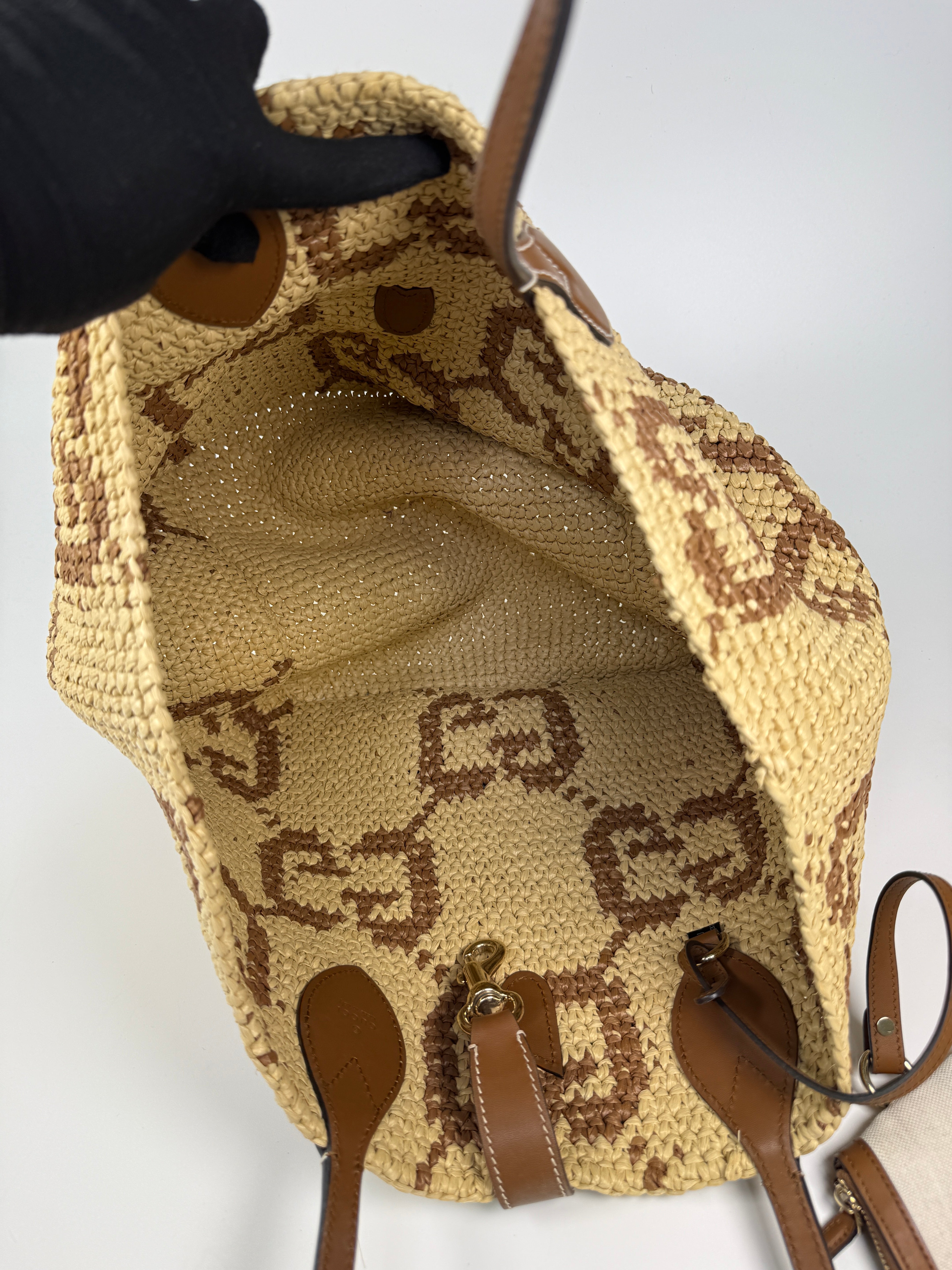 Gucci GG Medium Tote in natural and brown fabric and leather