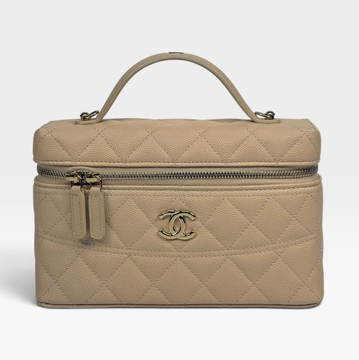 Chanel Flat Vanity In Beige Caviar Leather With Gold Hardware. 100% authentic and pre loved in excellent condition.