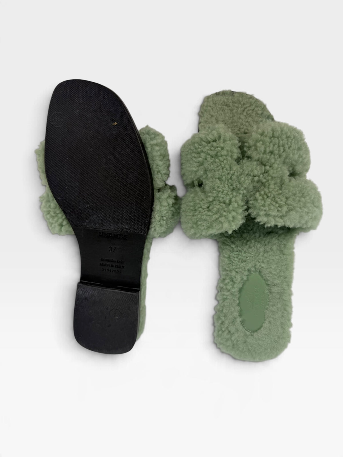 Hermès Oran Sandals in Vert D'Eau Teddy Shearling (Size 37 /UK 4). 100% authentic and pre loved in excellent condition.