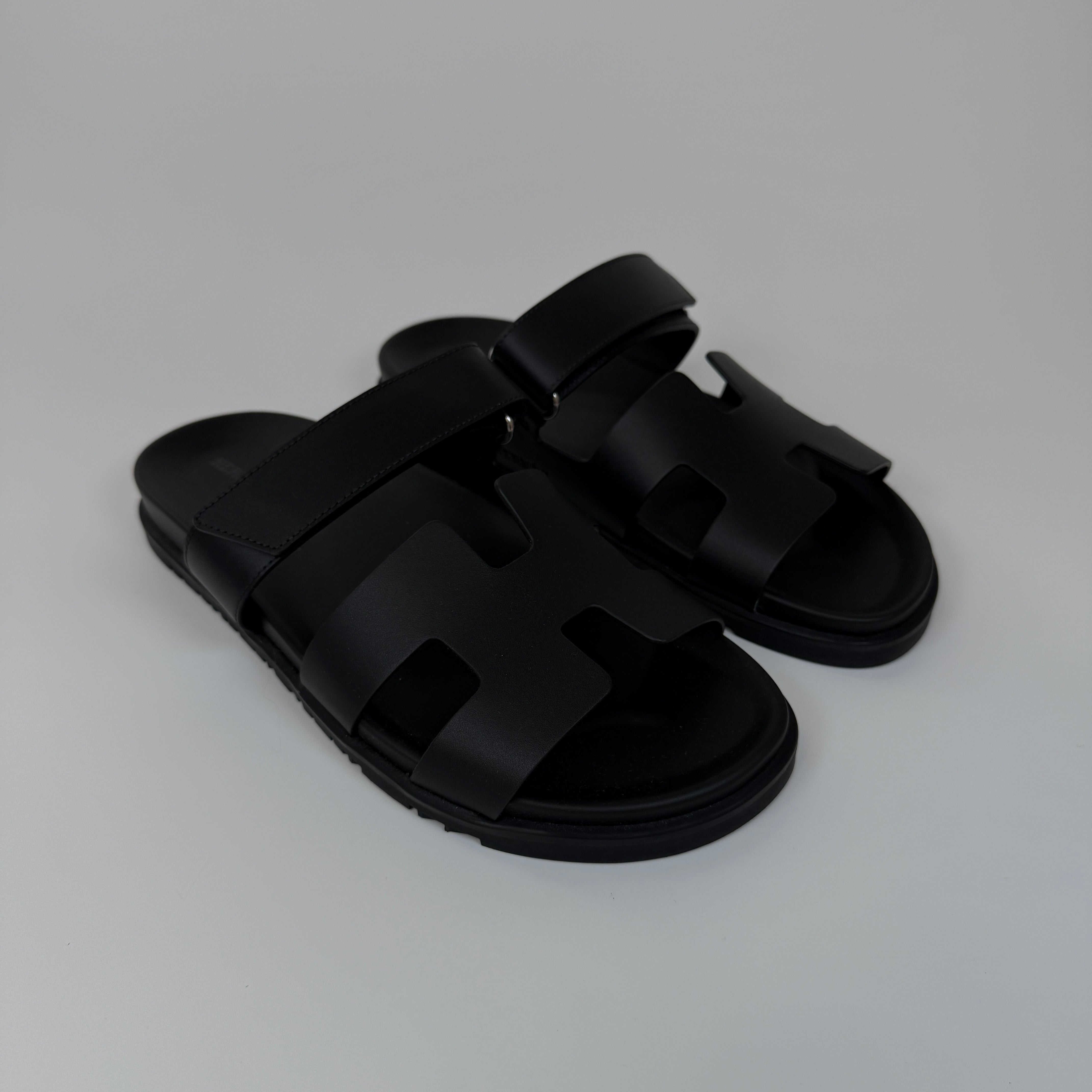 Authentic and Preloved Hermès Chypre Sandals (size 41.5/UK8.5) In Excellent condition. 100% Authenticity Guarantee