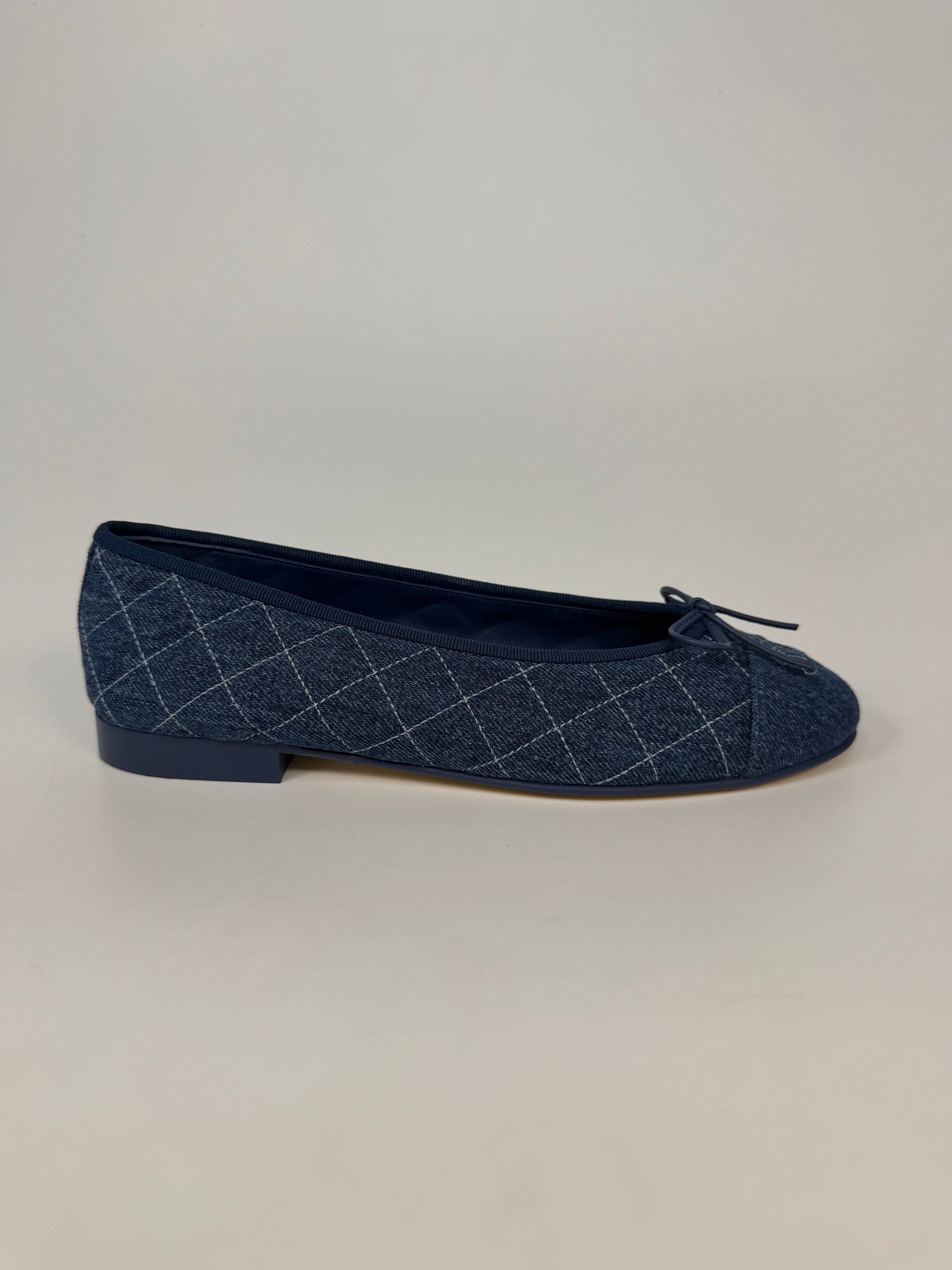 Chanel Ballet Pumps In Denim Blue (Size 38/UK 5). Authentic and preloved in new /unused condition . Verified by Luxe Cheshire. Insured next day delivery