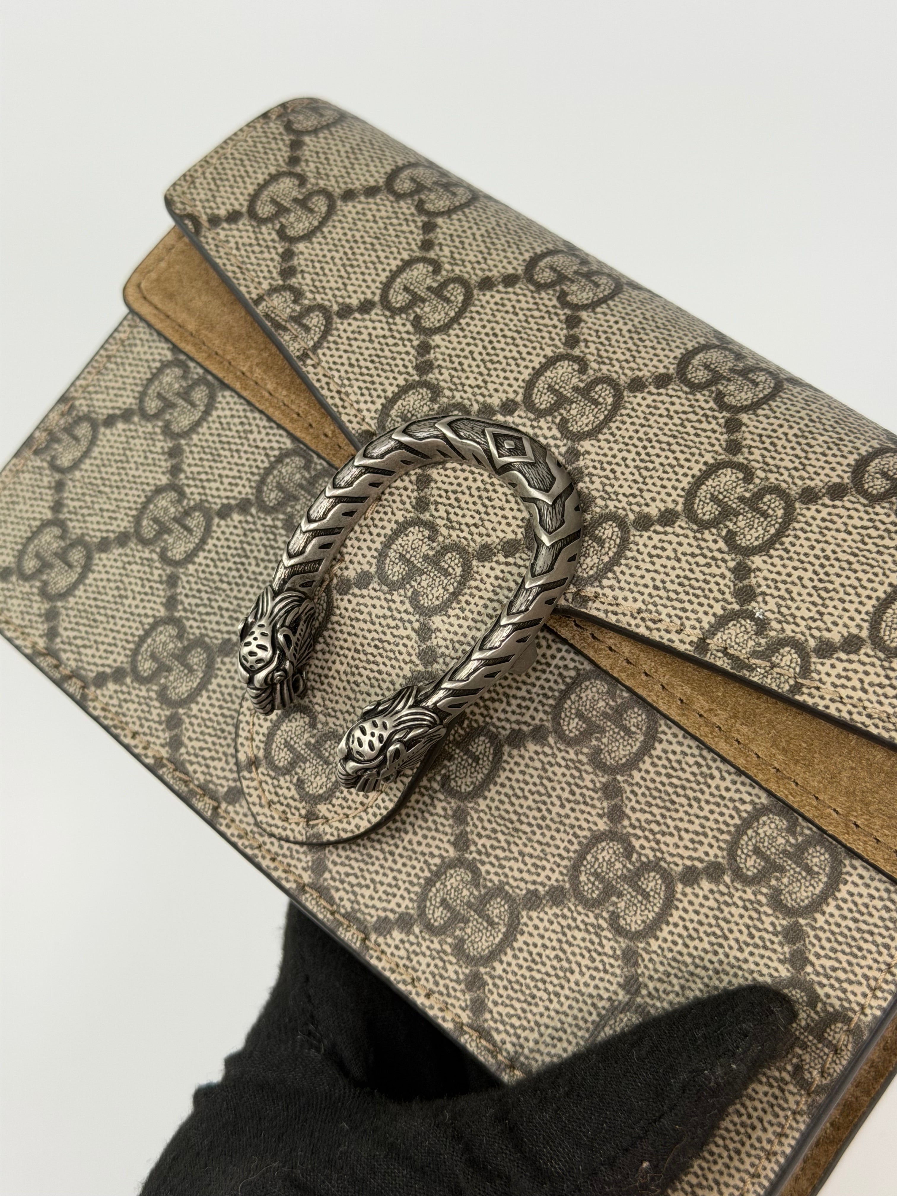Gucci Super Mini GG Dionysus Canvas Wallet On Chain. Authentic and preloved in excellent condition. Verified by Luxe Cheshire. 100% guarantee