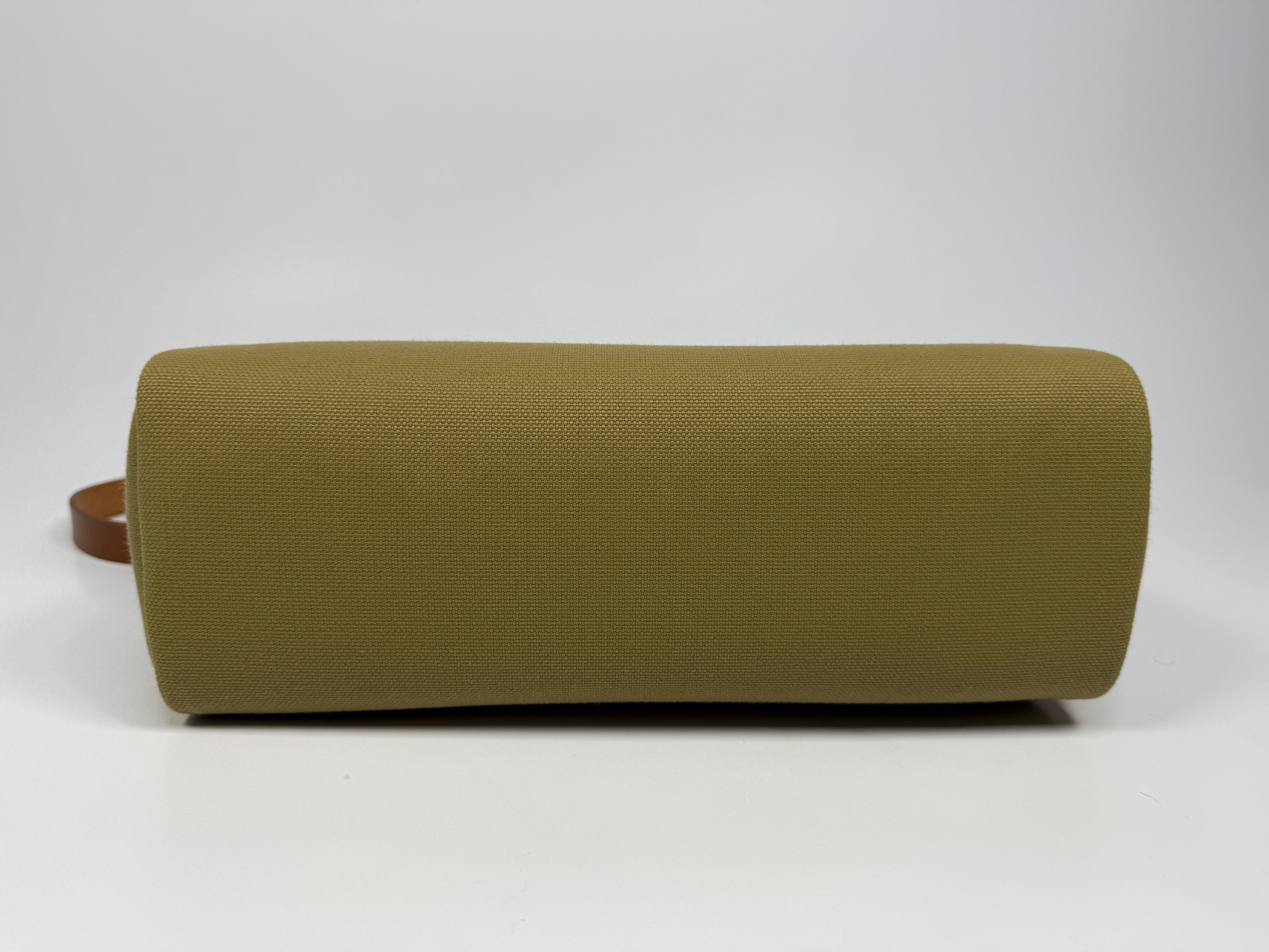 Authentic Pre Loved Hermès Herbag 31 Zip Retourne in Poussière Fauve with Gold Hardware Excellent Condition