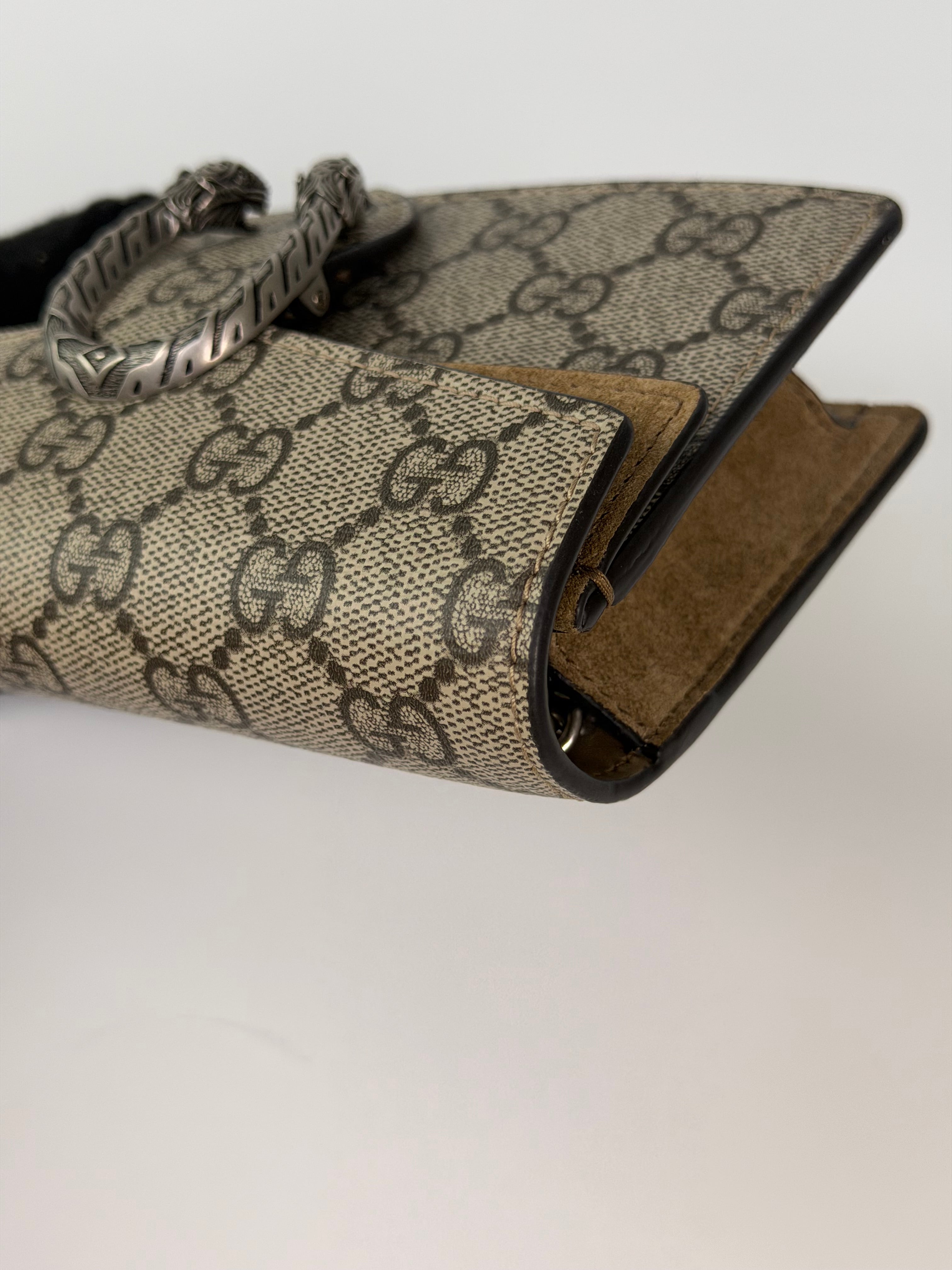 Gucci Super Mini GG Dionysus Canvas Wallet On Chain. Authentic an d preloved in excellent condition. Verified by Luxe Cheshire. 100% guarantee