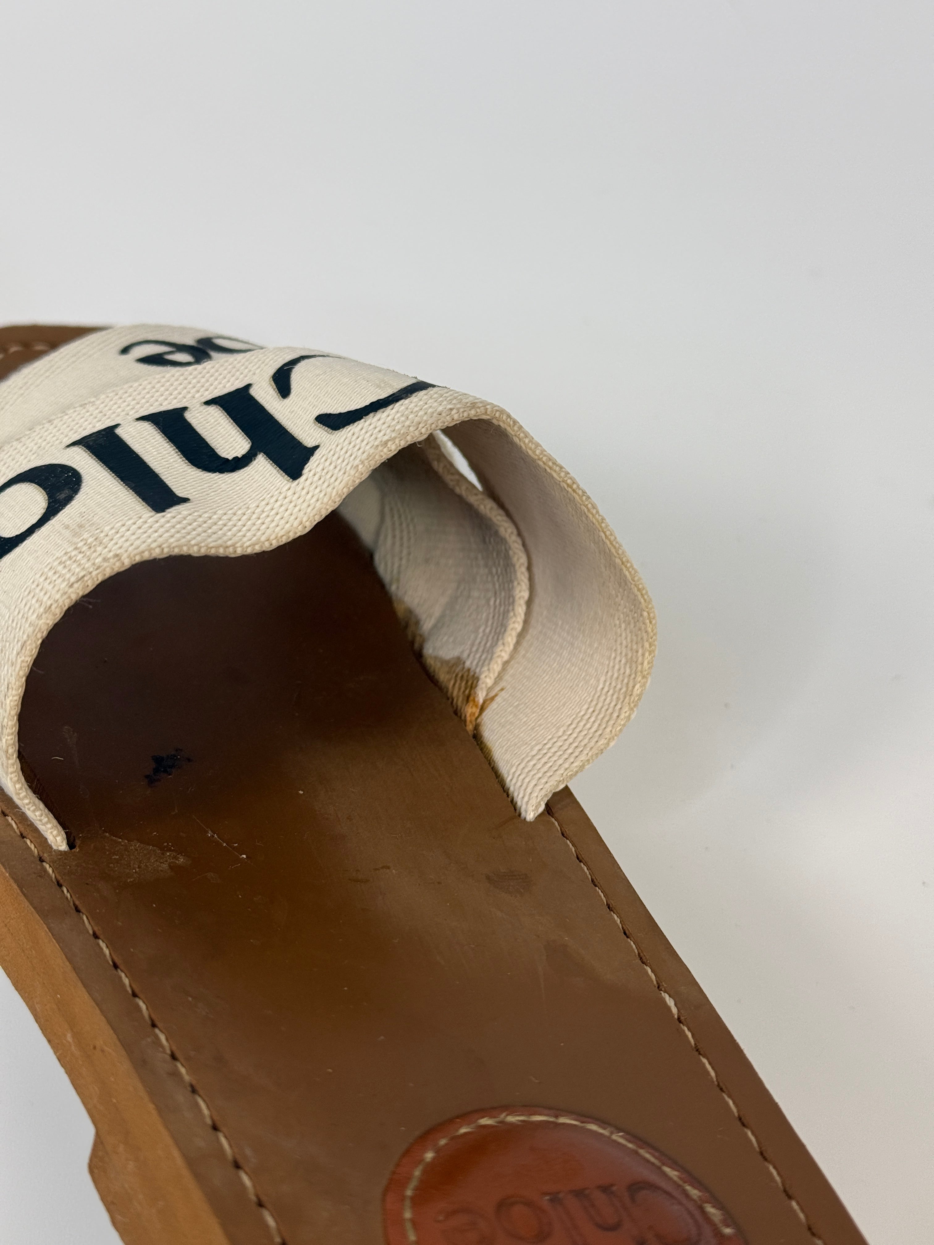 Chloe Woody Flat Mule In Excellent Condition.
Authentic Pre Loved Verified by Luxe Cheshire Trusted Designer resale