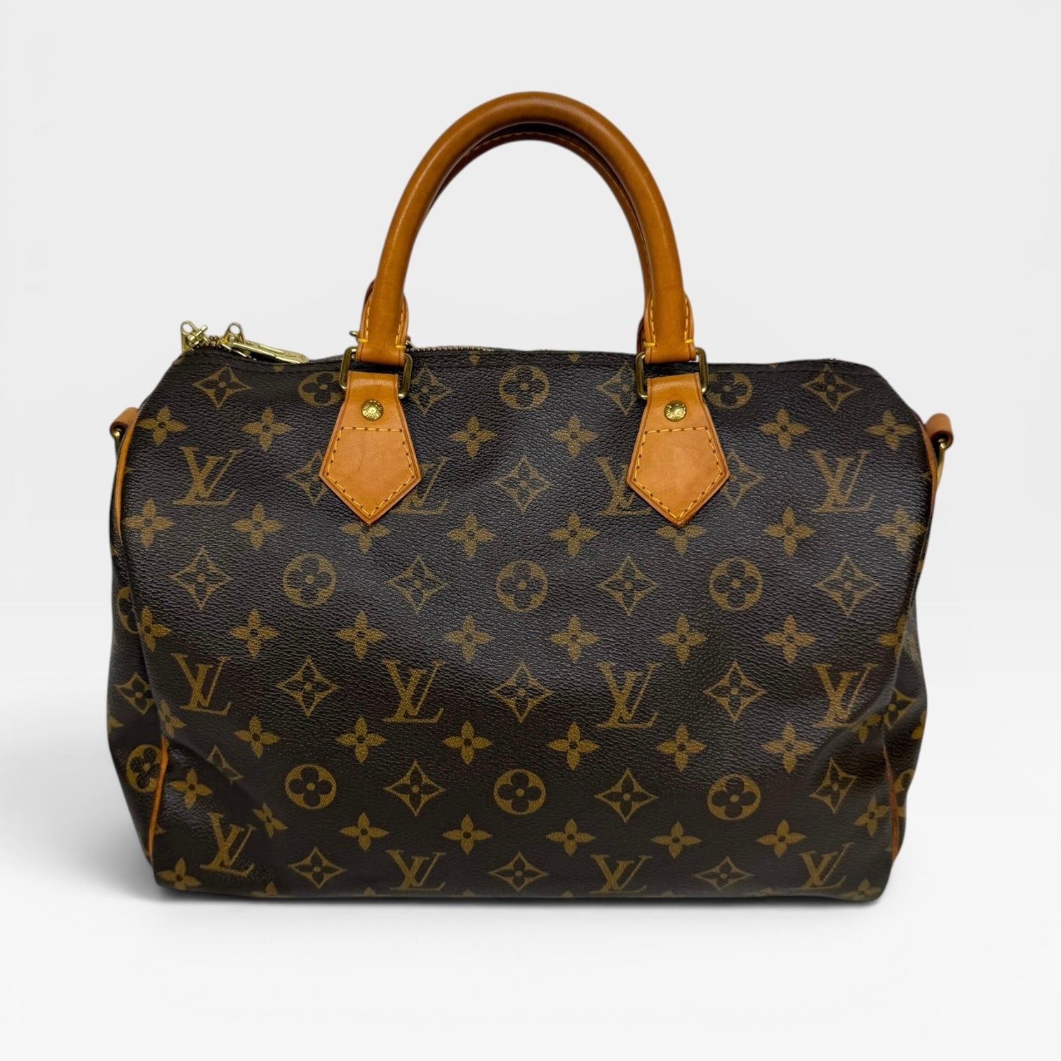 Louis Vuitton Bandoulière Speedy 30 In Monogram With Gold Hardware. Authentic and preloved in very good condition.