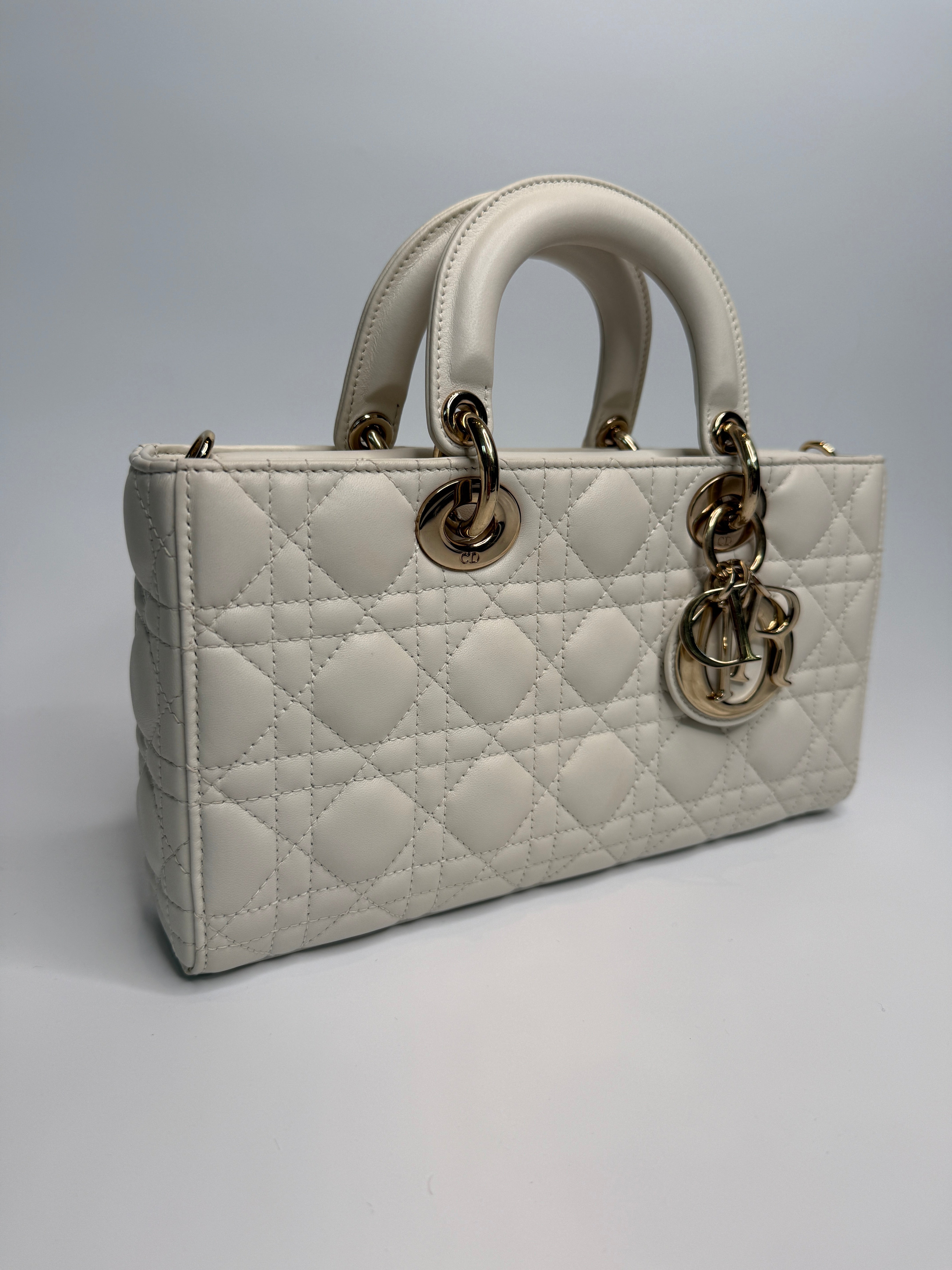 Christian Dior Medium D-Joy Bag White Leather With Pale Gold Hardware In Excellent condition. 100% Authenticity Guarantee