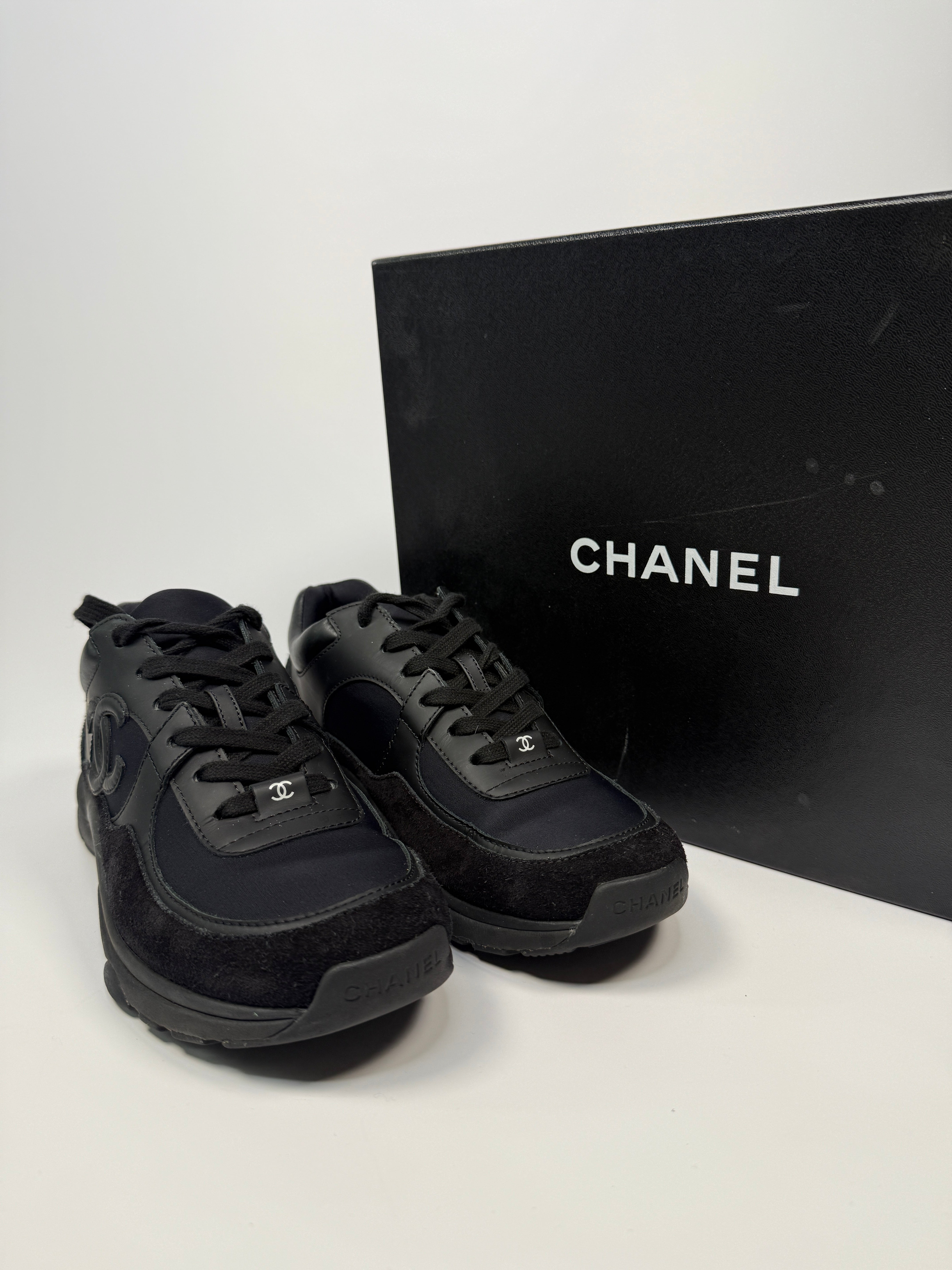 Chanel CC Logo Black Sneakers (Size 38/UK5) Very Good condition, Authentic and preloved