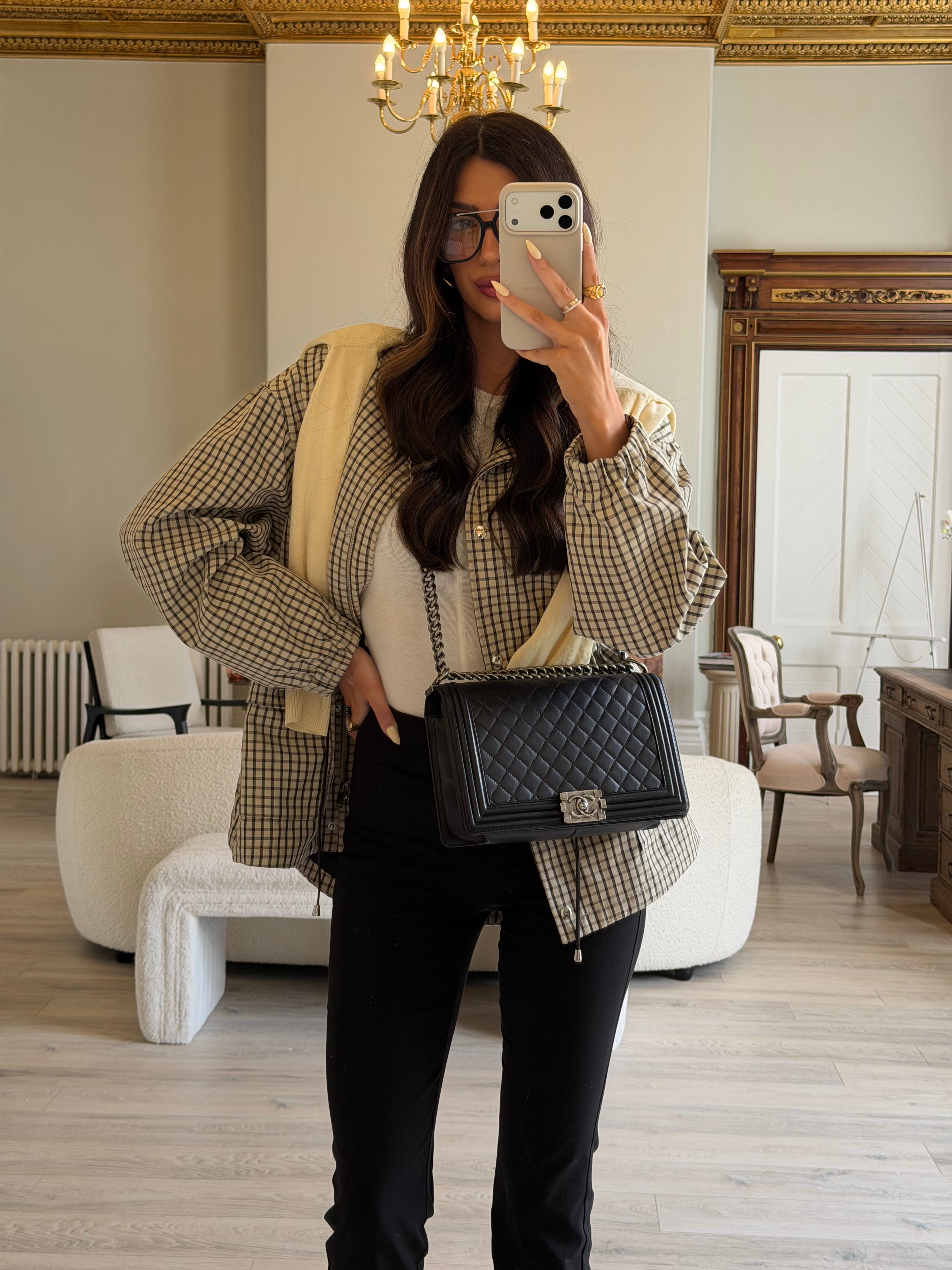 Chanel Black Lambskin Leather Large Boy Bag With Ruthenium In Excellent Condition. 100% Authenticity Guarantee
