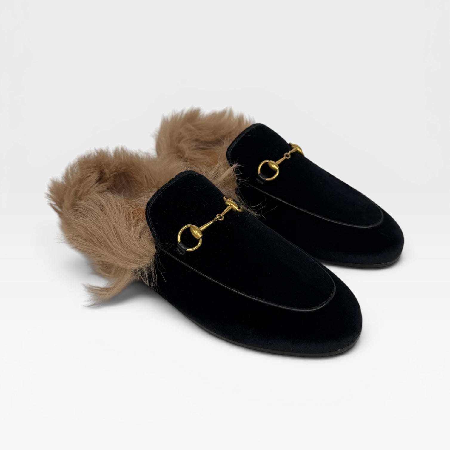Gucci Princetown Mules In Black Velvet / Fur (Size 40 /UK 7). authentic and preloved in new/unused condition.