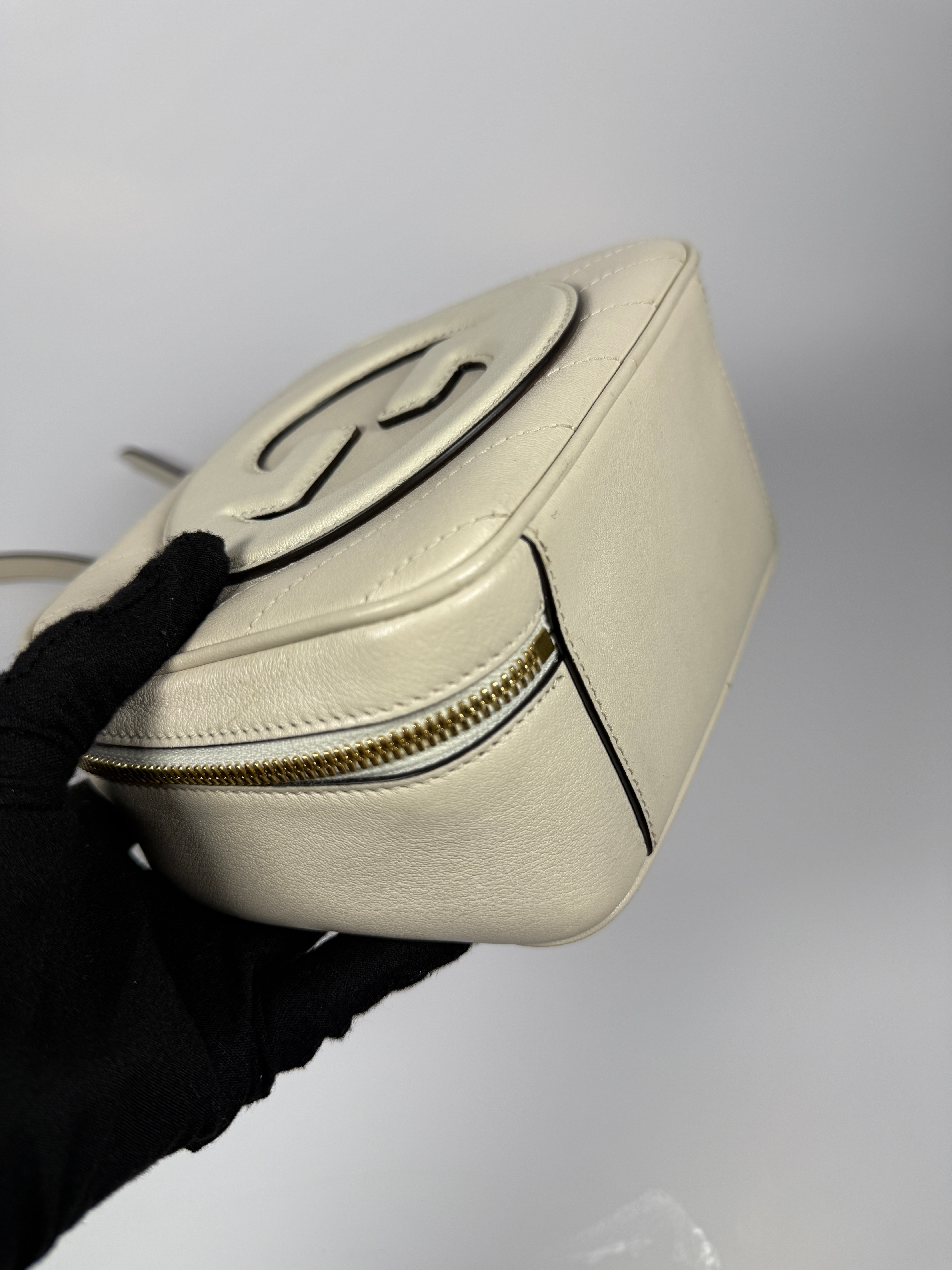 Gucci Blondie Leather Top Handle Bag In Cream Leather With Gold Hardware 100% Authentic and preloved in very good condition