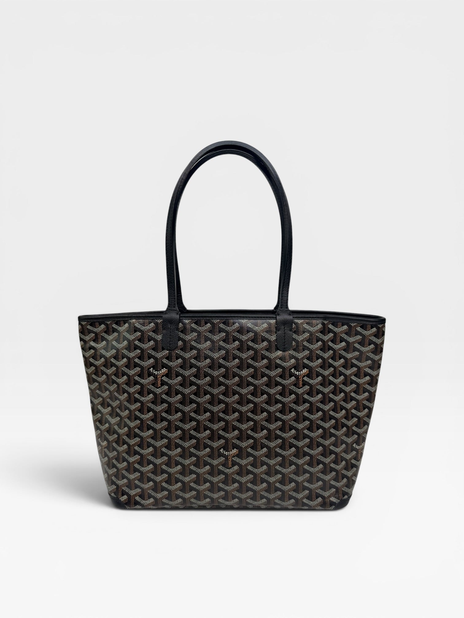 Goyard Artois PM Bag In Black Monogram. Authentic and preloved in very good condition. 100% guarantee