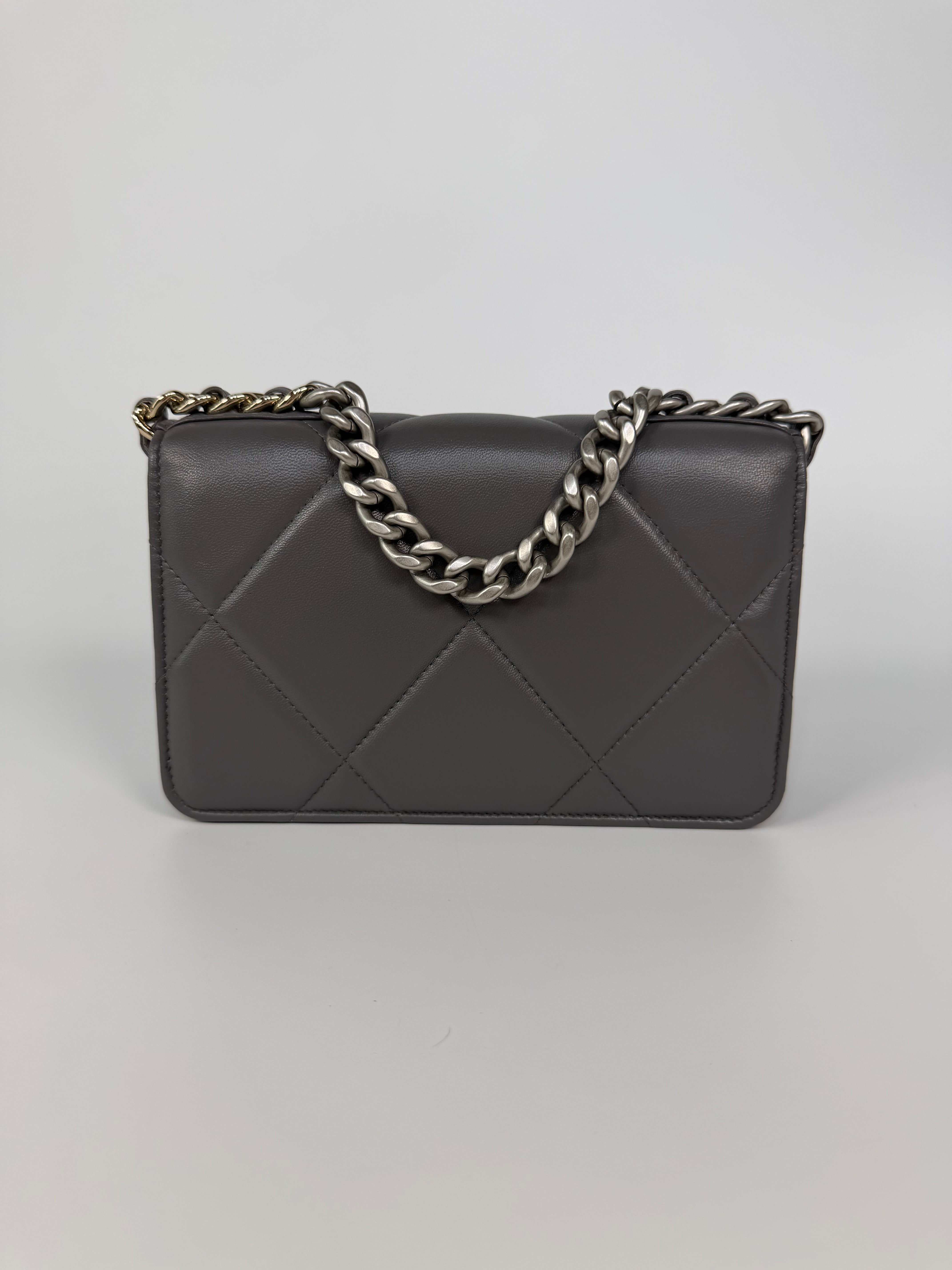 Chanel 19 Wallet On Chain Grey Lambskin With Mixed Hardware. 100% authentic and preloved in excellent condition.