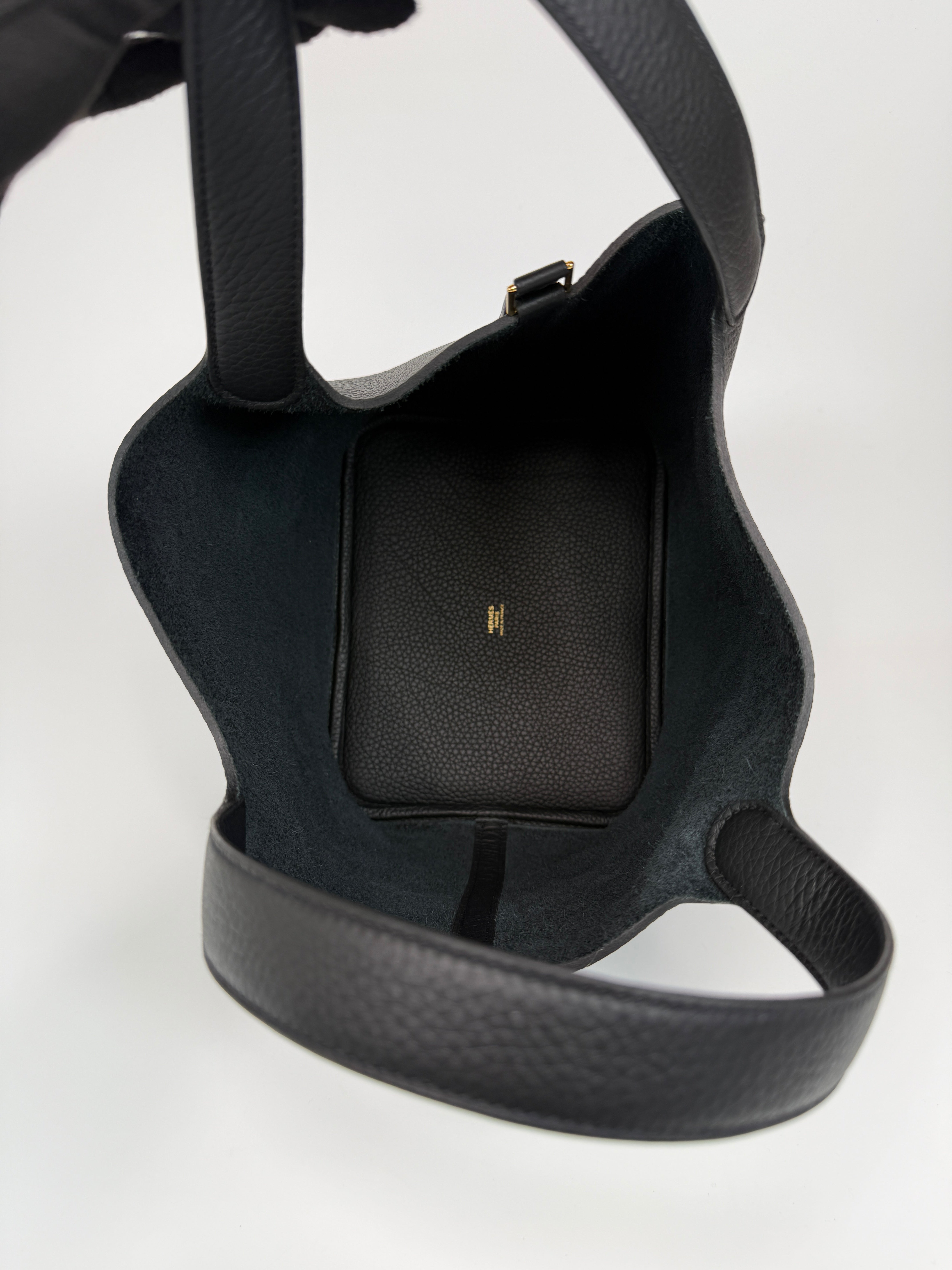 Hermès Picotin 22 In Black Clemence Leather With Palladium Hardware In Box Fresh Condition.
Authentic Pre Loved Verified by Luxe Cheshire Trusted Designer resale