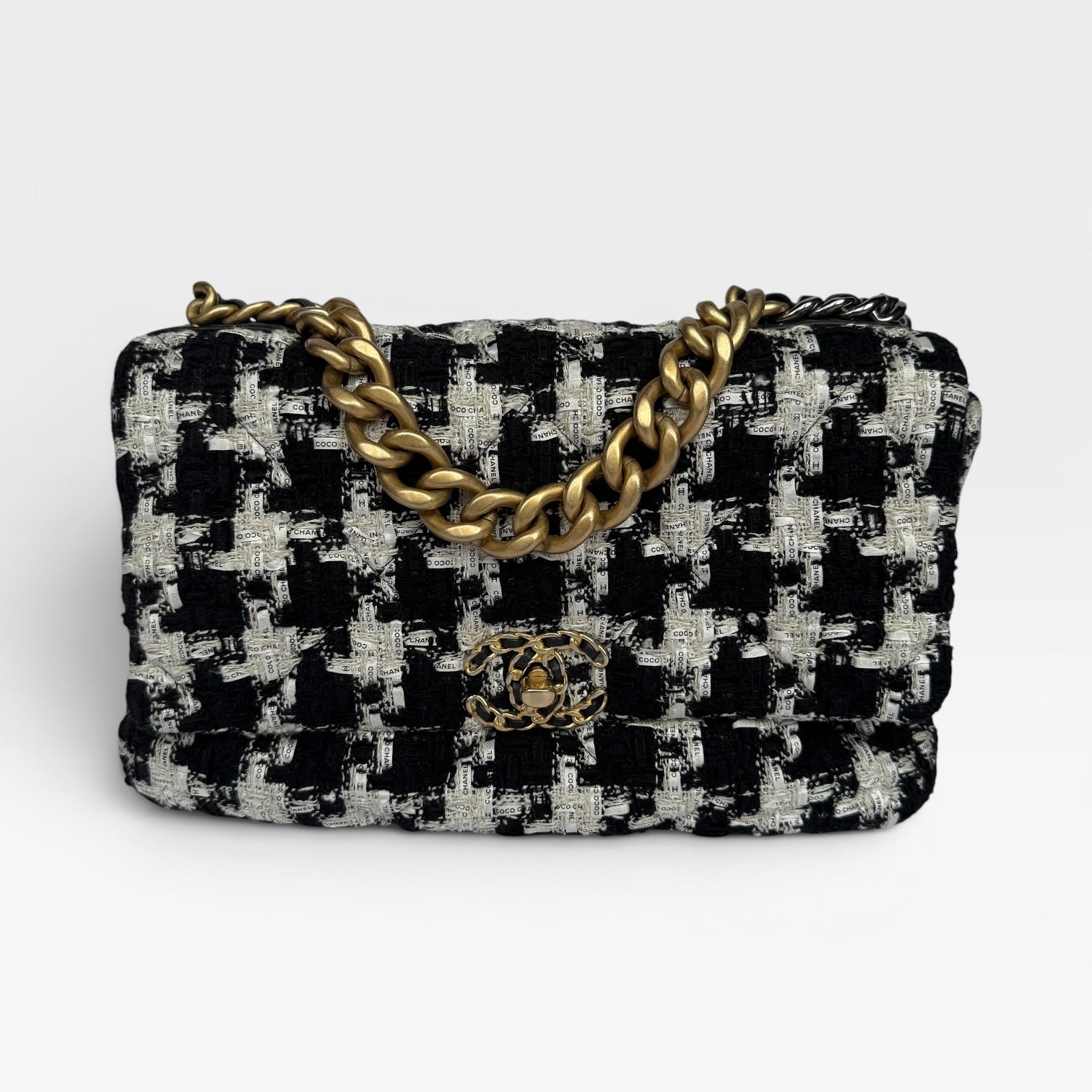 Chanel 19 Large In Houndstooth Tweed With Mixed Hardware