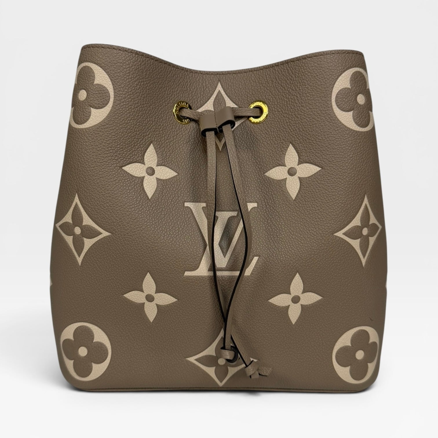 Louis Vuitton NéoNóe Bucket Bag MM Bi Colour Empereinte. Authentic and preloved in excellent condition.
