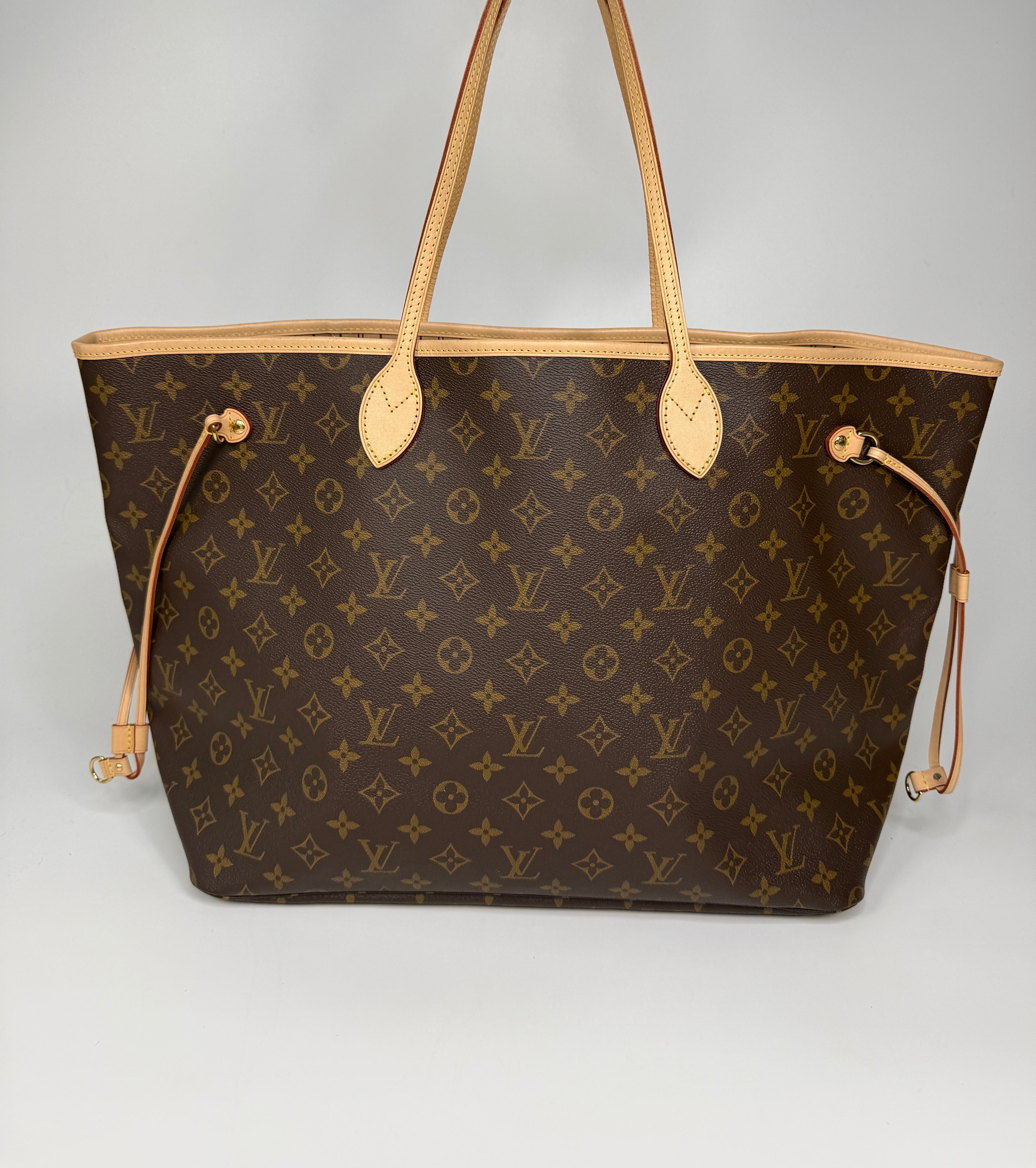 Louis Vuitton Neverfull GM Tote Bag
Authentic Pre Loved Verified by Luxe Cheshire Trusted Designer resale