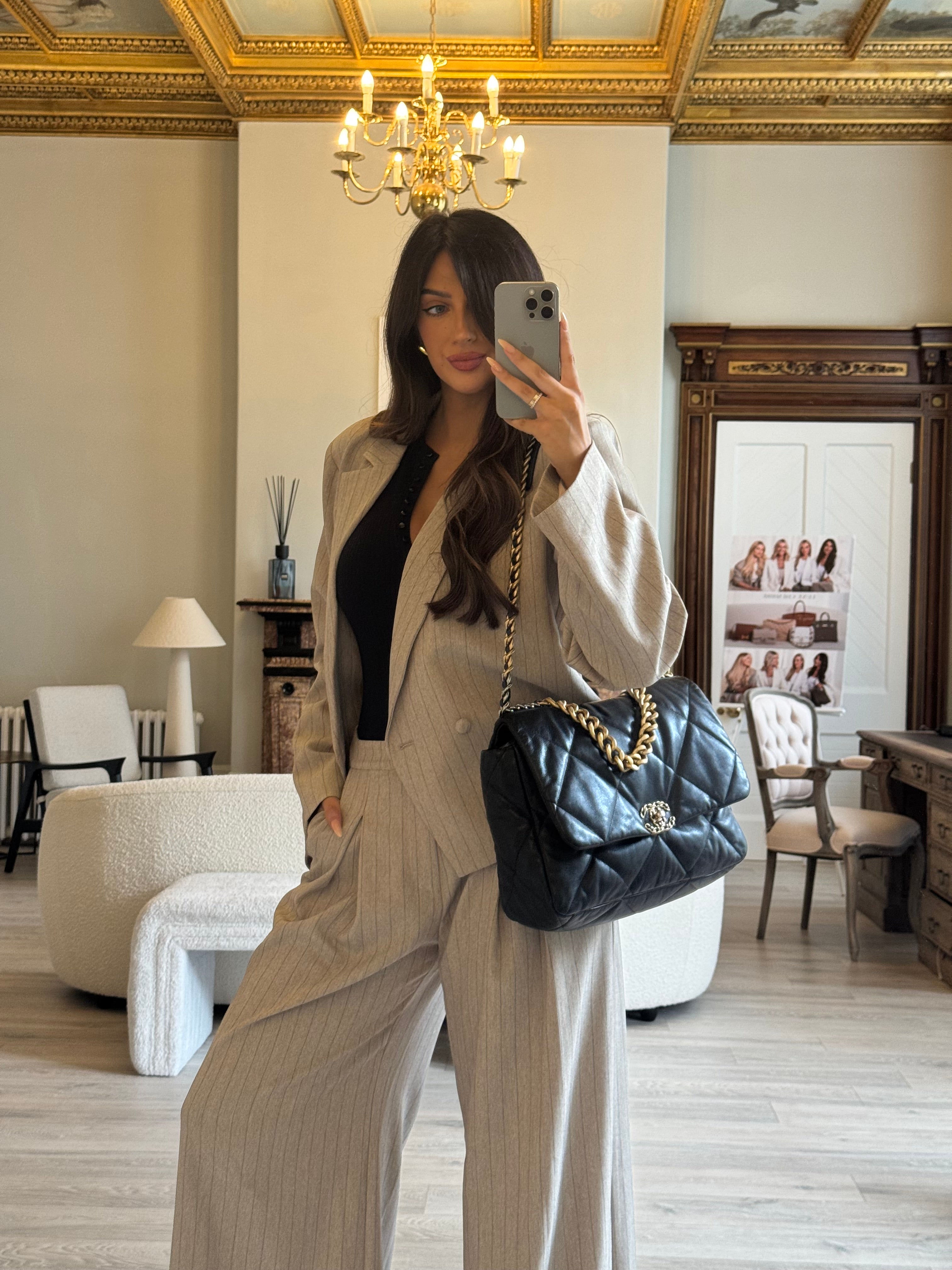 Chanel 19 Maxi Flap Bag
Pre Loved & Authentic