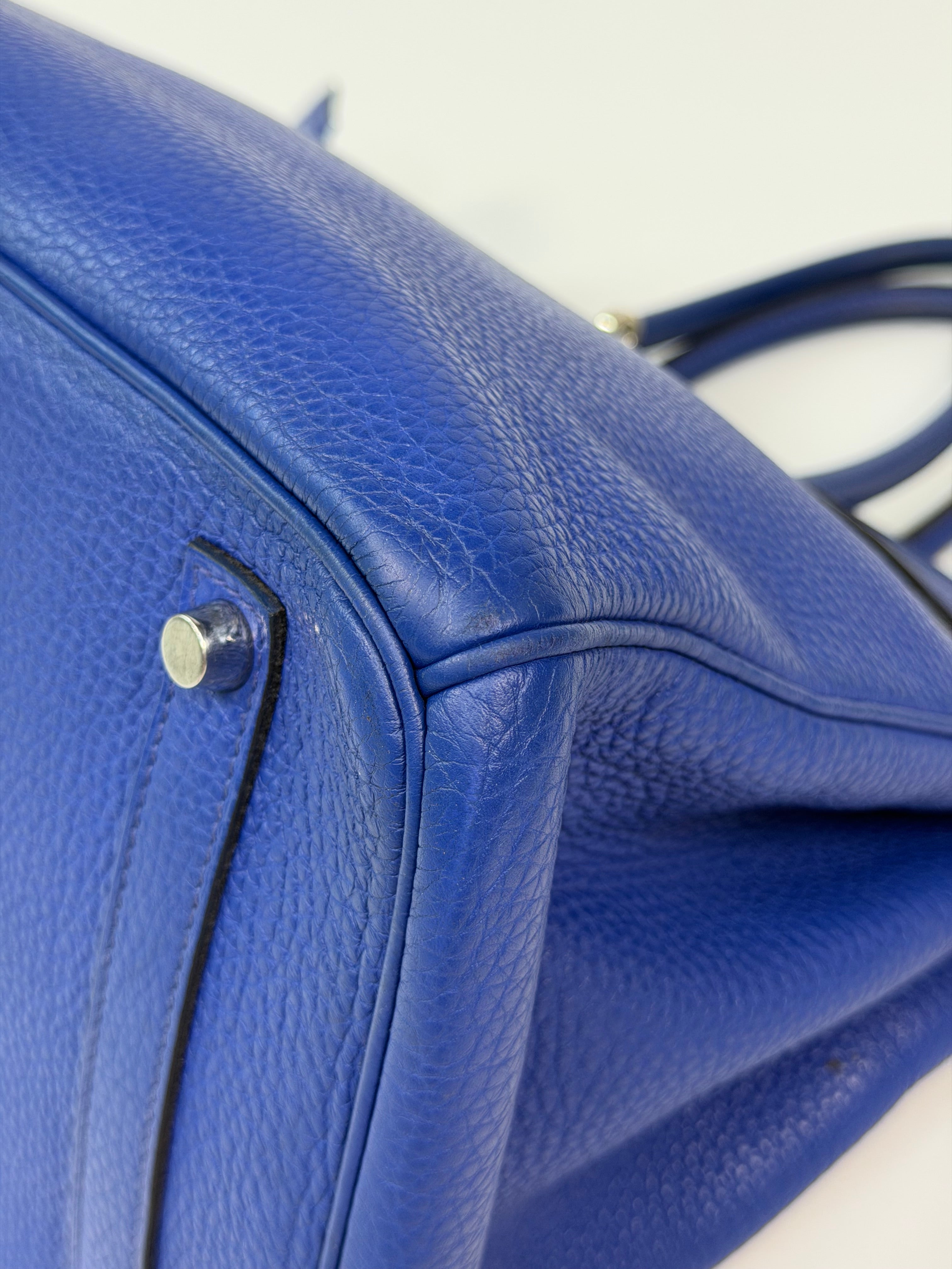 Hermès Birkin 35 Electric Bleu Togo Leather With Palladium Hardware. Authentic and preloved in very good condition.