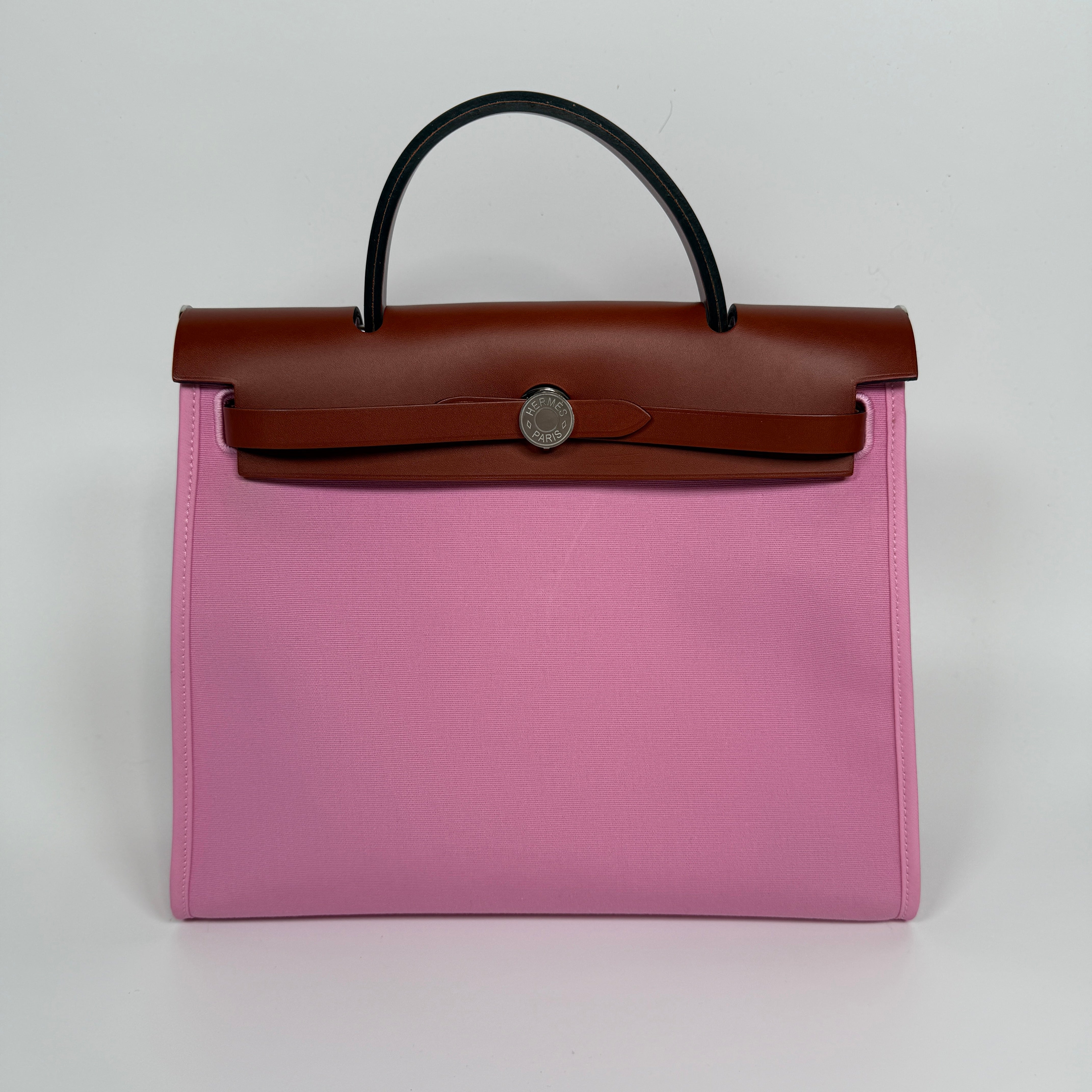 Hermès Herbag 31 Zip In Bubblegum & Cuivre Bag. New and Unused. Authentic and preloved. 100% Authenticity guarantee
