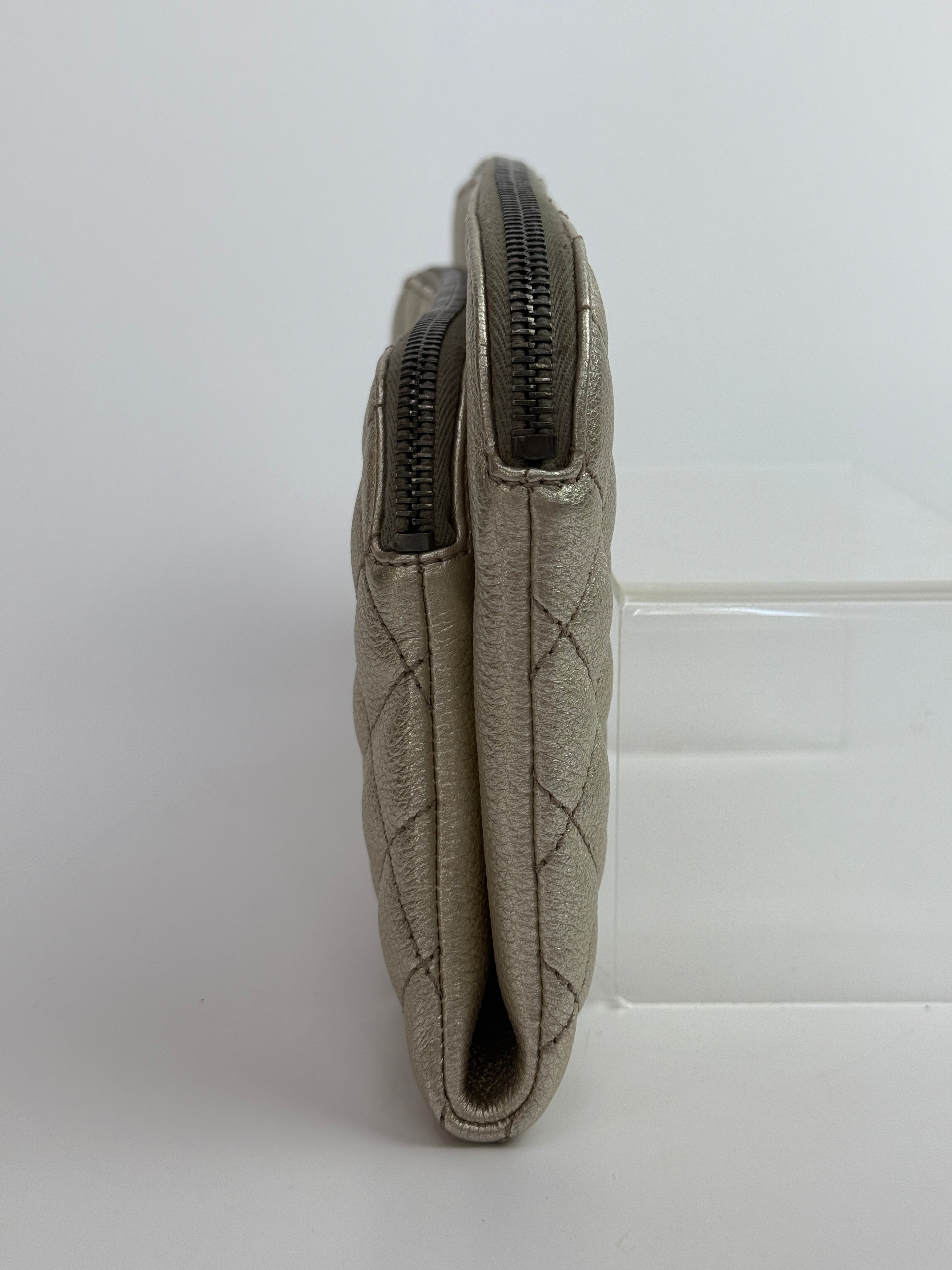 Chanel Clutch In Metallic Gold Calfskin Leather With Ruthenium Hardware
Pre Loved & Authentic