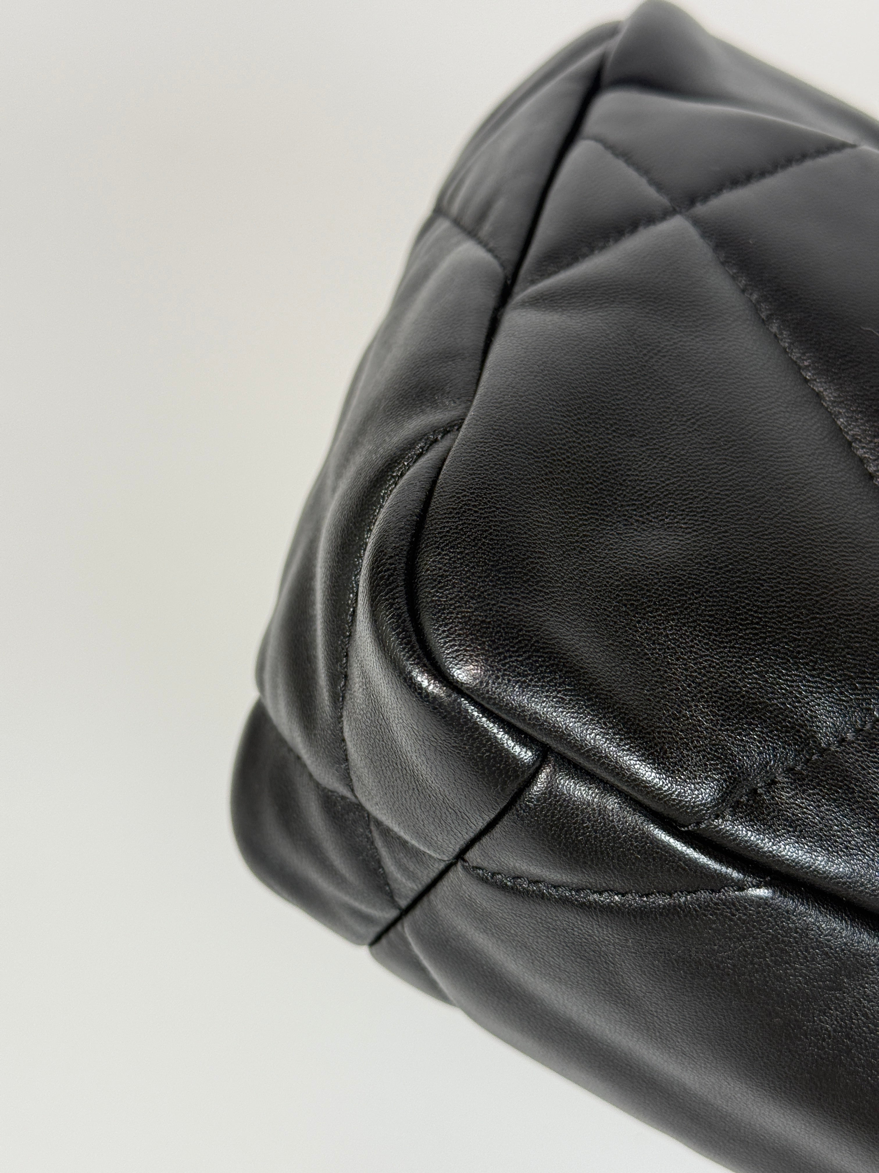Authentic and preloved Chanel 19 Small In Black Lambskin Leather Mixed hardware. Excellent condition. 100% Authenticity guarantee