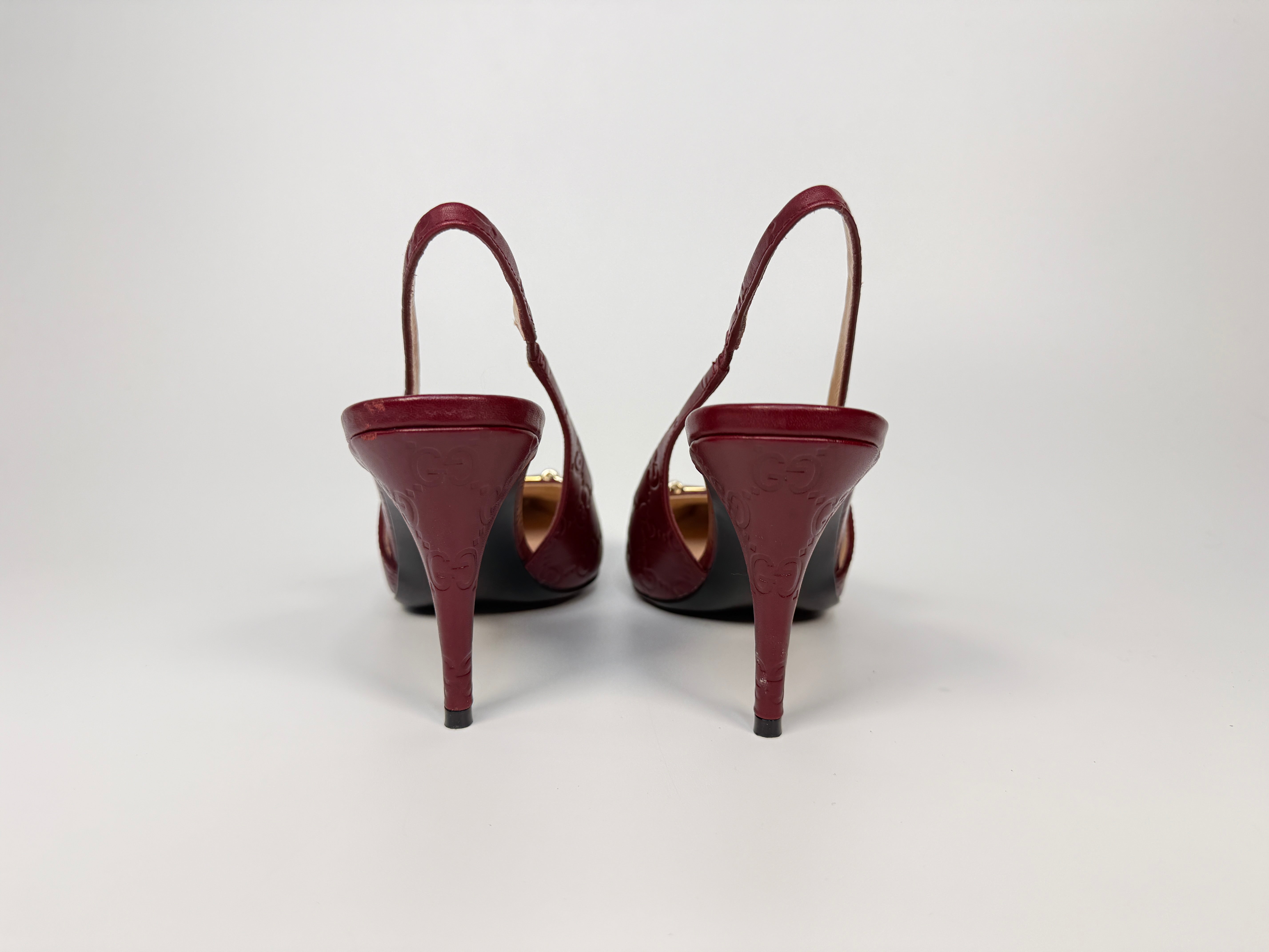 Gucci Horsebit Embellished Embossed Leather Pumps In Rosso Ancora
Authentic Pre Loved Verified by Luxe Cheshire Trusted Designer resale