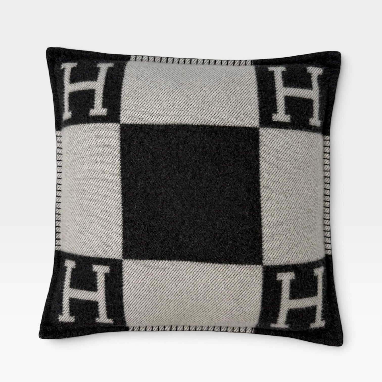Hermès Avalon Cushion 50x50 In Ecru And Gris Foncé in excellent condition 100% authentic and preloved