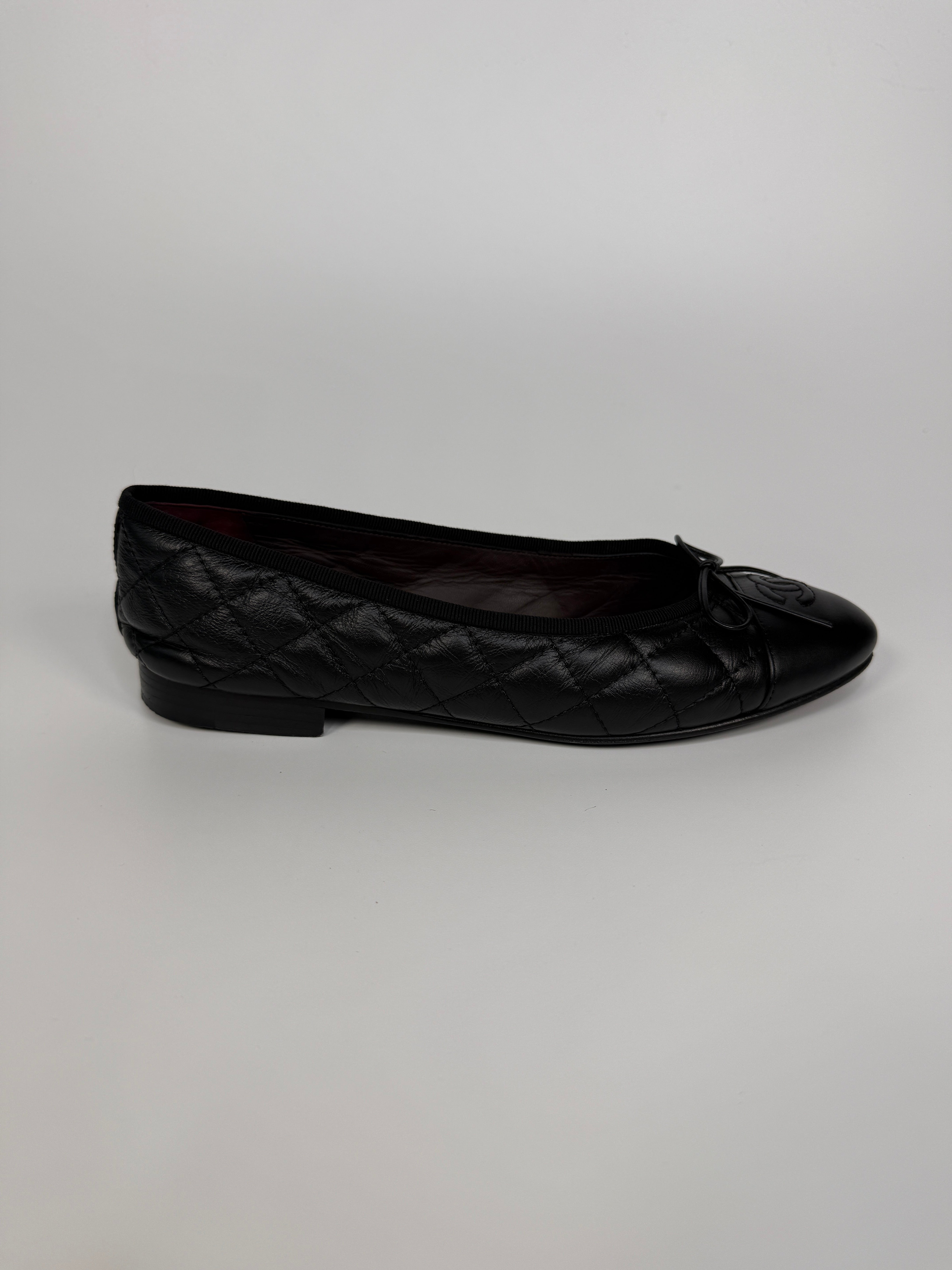 Authentic and preloved Chanel Ballet Pumps (Size 38/UK5) Very Good Condition. 100% Authenticity guarantee