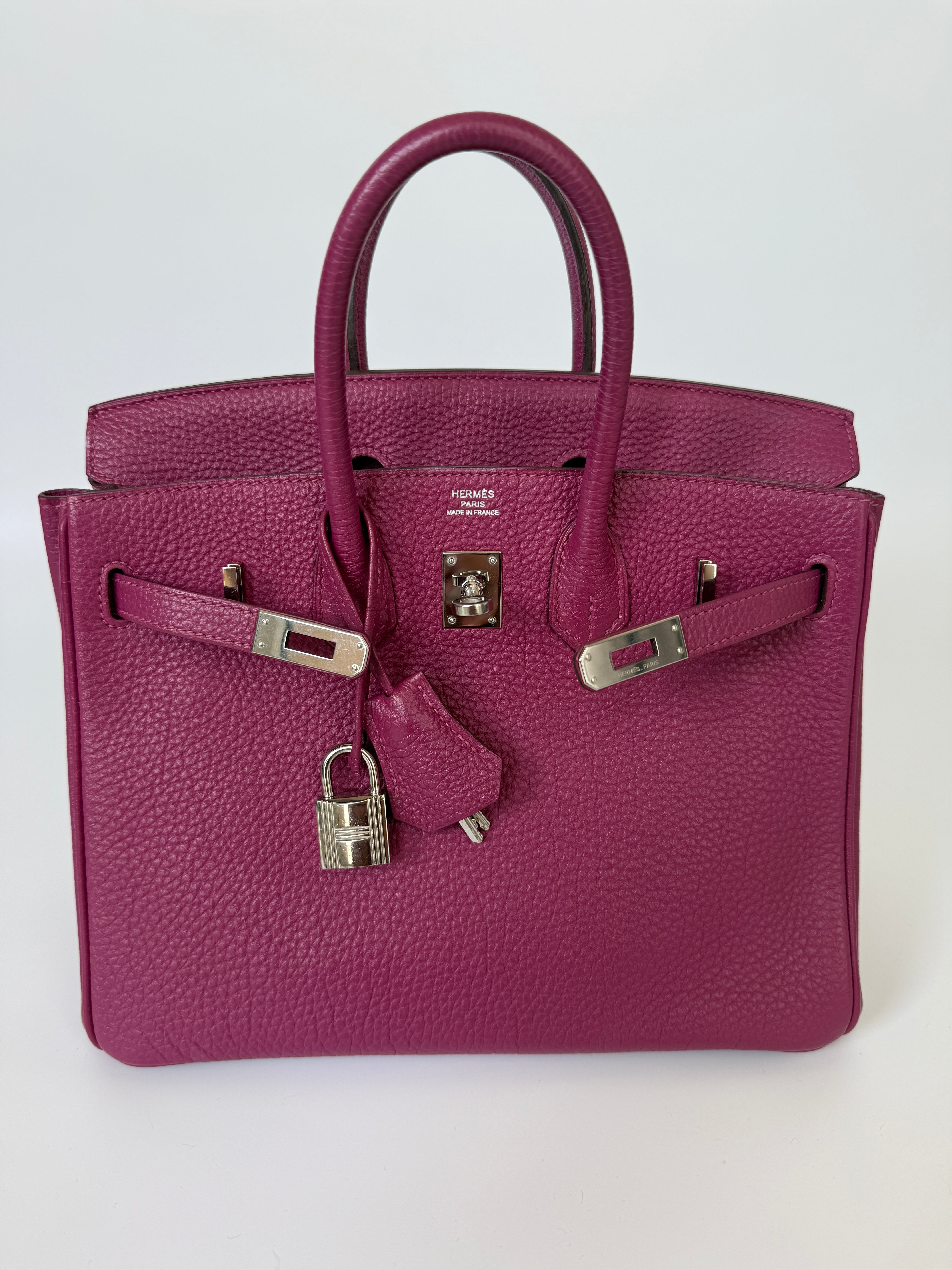 Authentic pre-loved Hermès Birkin 25 In Tosca Clemence Leather. Excellent condition, verified by Luxe Cheshire. Trusted designer resale.